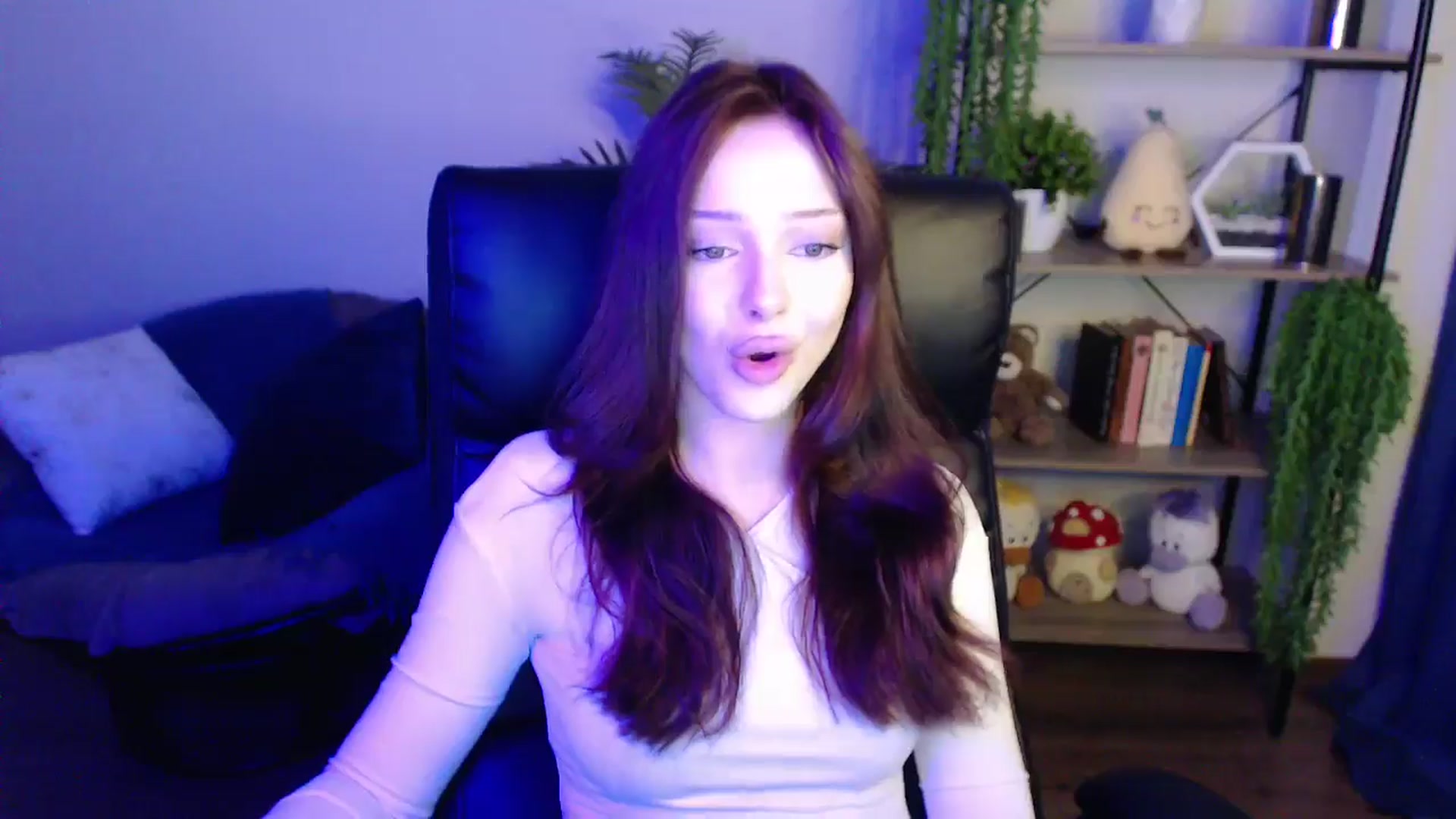 Gallery image thumbnail from KateManelli's myfreecams stream on, 04/01/2025, 11:29 image 9 of 20