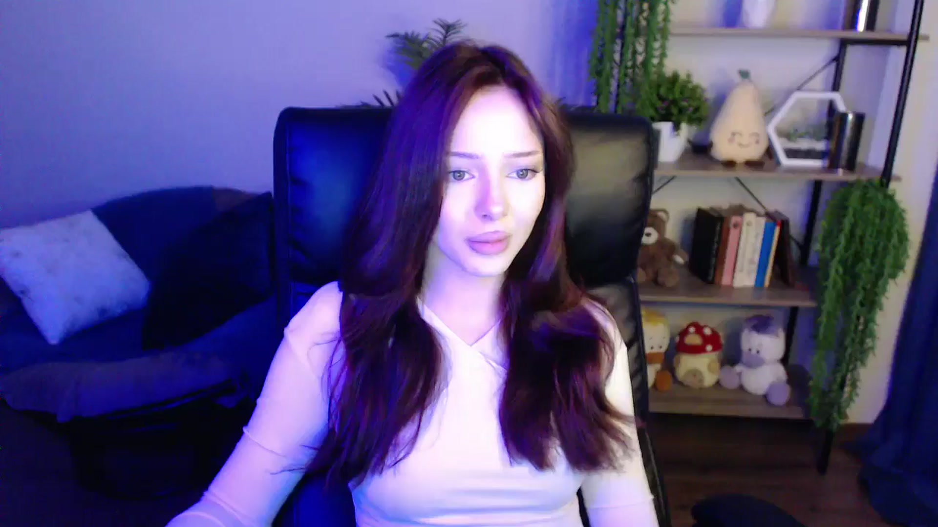 Gallery image thumbnail from KateManelli's myfreecams stream on, 04/01/2025, 11:29 image 13 of 20
