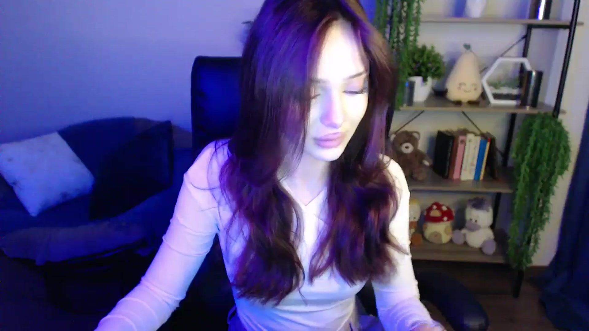 Gallery image thumbnail from KateManelli's myfreecams stream on, 04/01/2025, 11:29 image 3 of 20