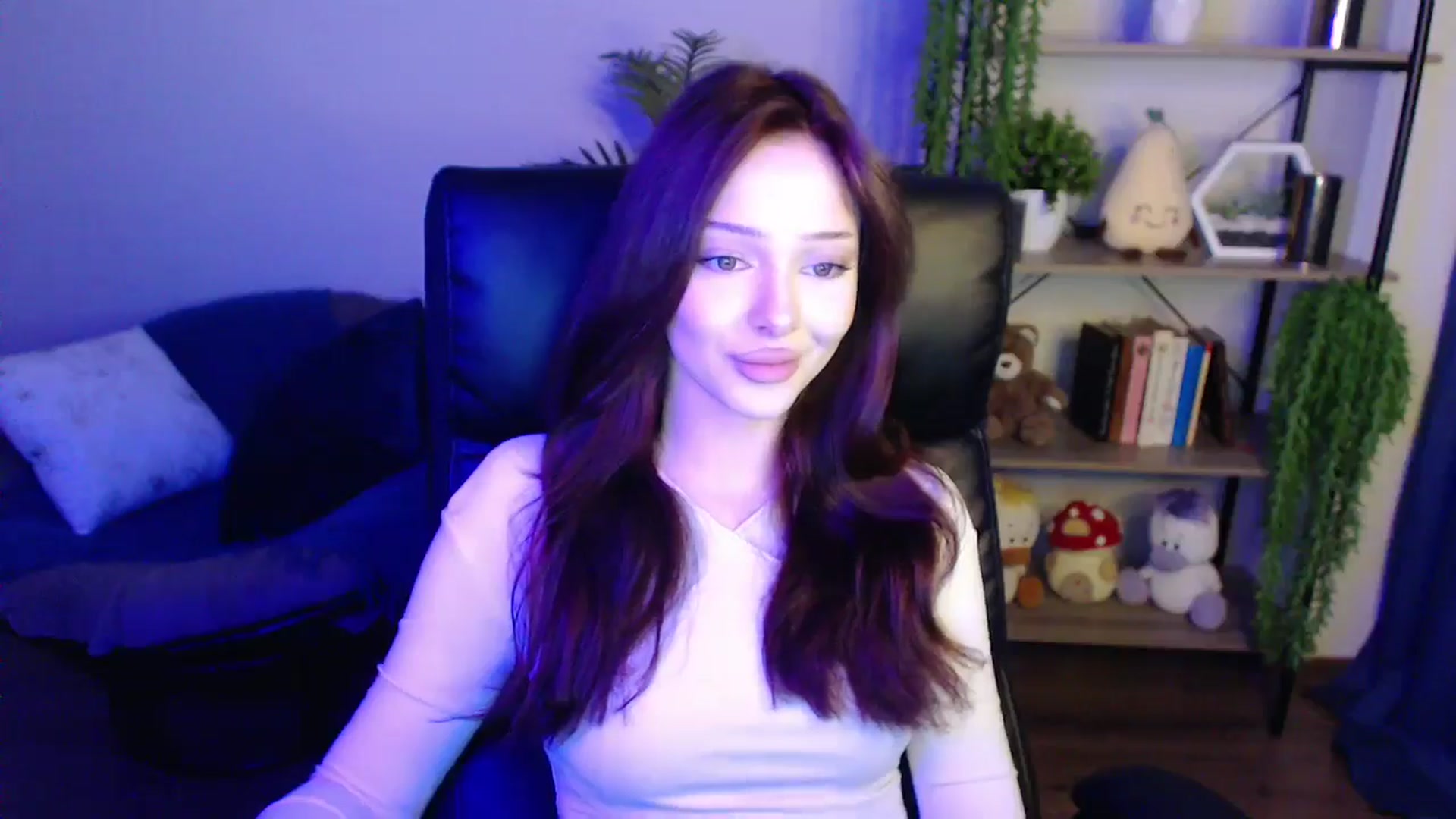 Gallery image thumbnail from KateManelli's myfreecams stream on, 04/01/2025, 11:29 image 12 of 20