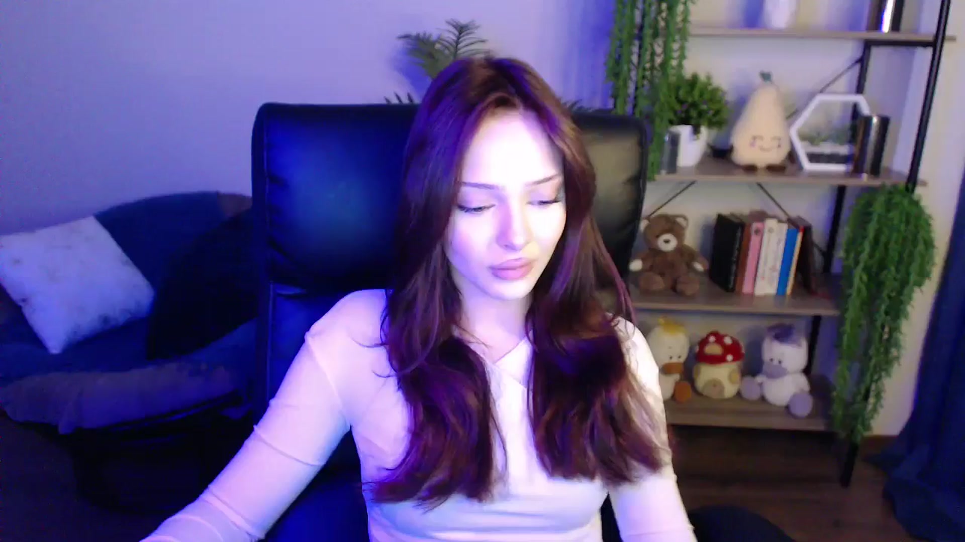 Gallery image thumbnail from KateManelli's myfreecams stream on, 04/01/2025, 12:18 image 17 of 20