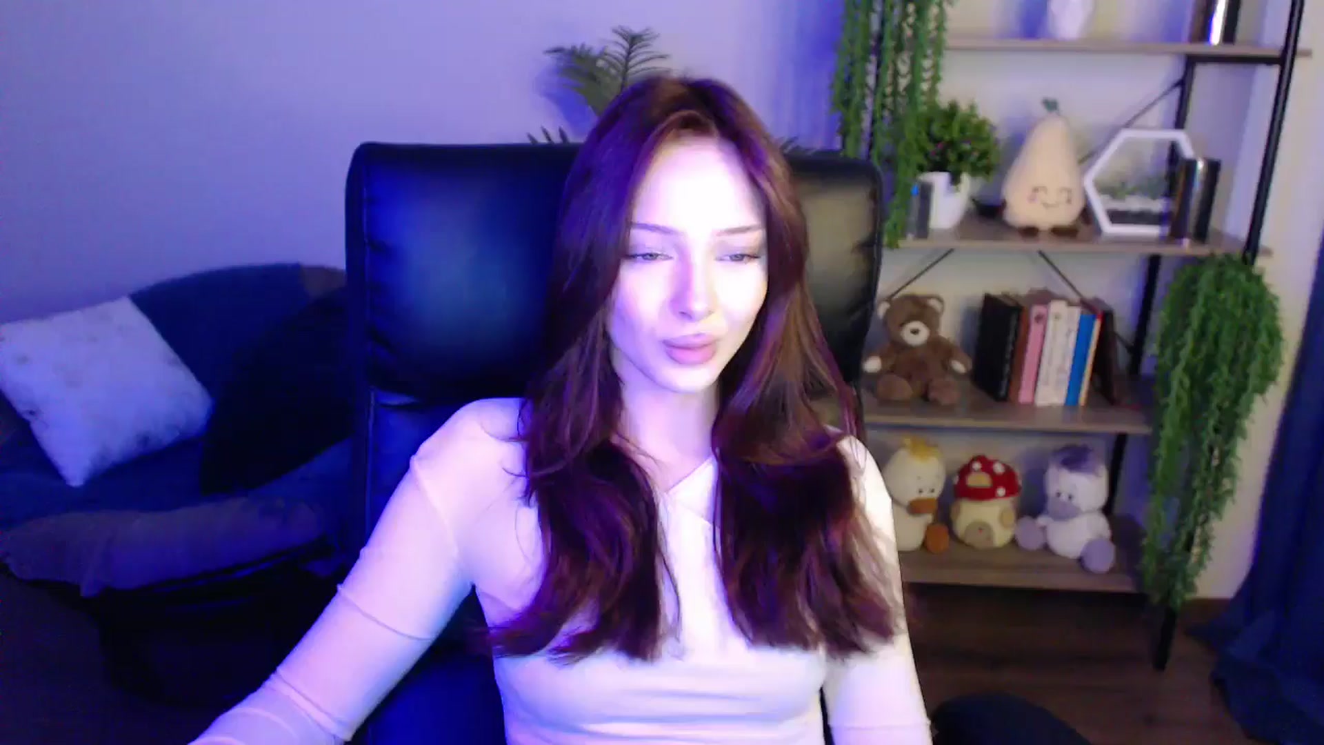 Gallery image thumbnail from KateManelli's myfreecams stream on, 04/01/2025, 12:18 image 18 of 20