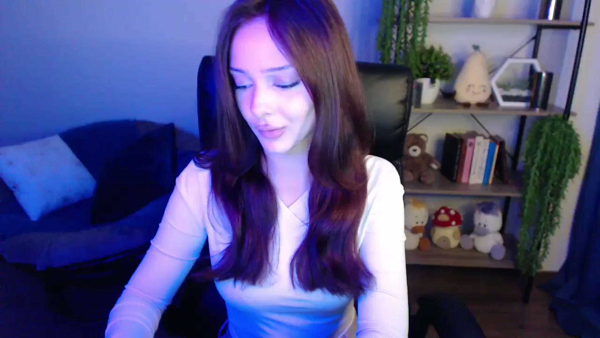 Gallery image thumbnail from KateManelli's myfreecams stream on, 04/01/2025, 12:43 image 16 of 20