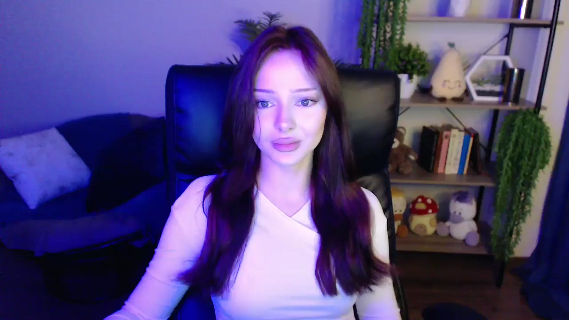 Gallery image thumbnail from KateManelli's myfreecams stream on, 04/01/2025, 12:43 image 8 of 20