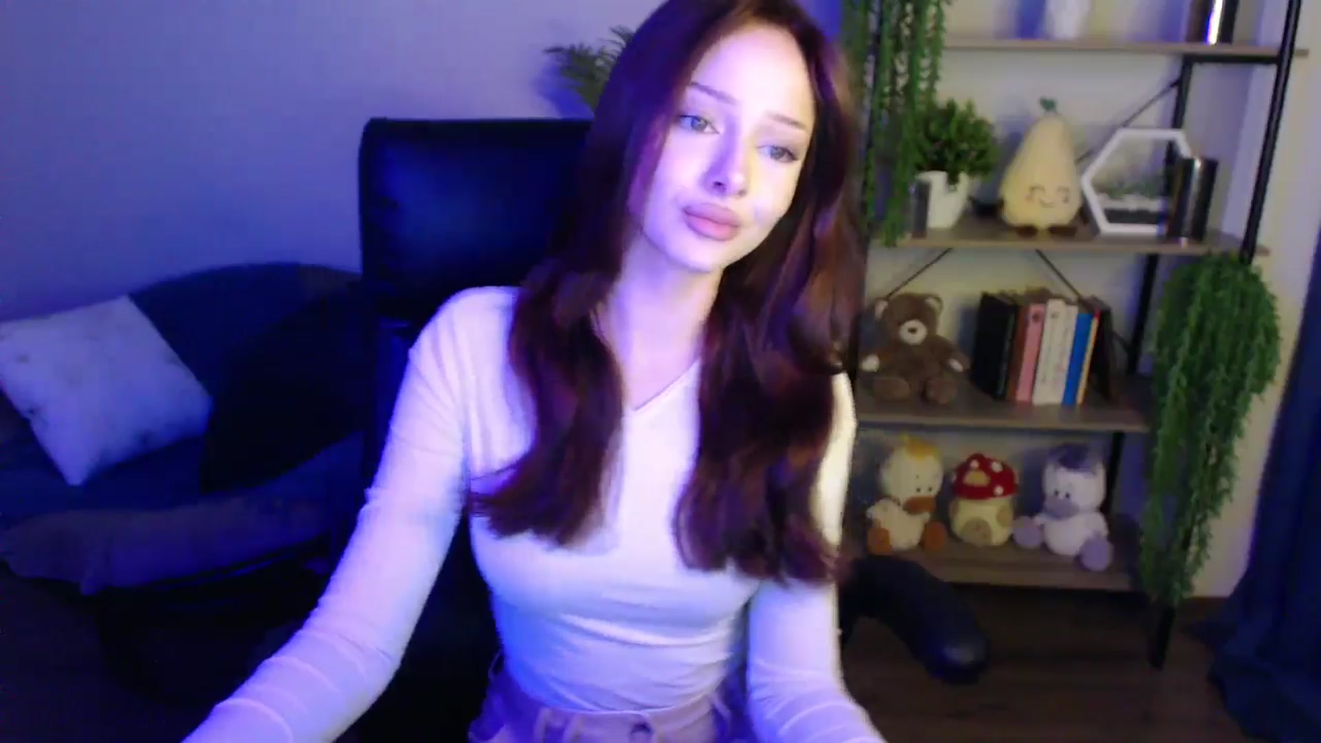 Gallery image thumbnail from KateManelli's myfreecams stream on, 04/01/2025, 12:43 image 17 of 20