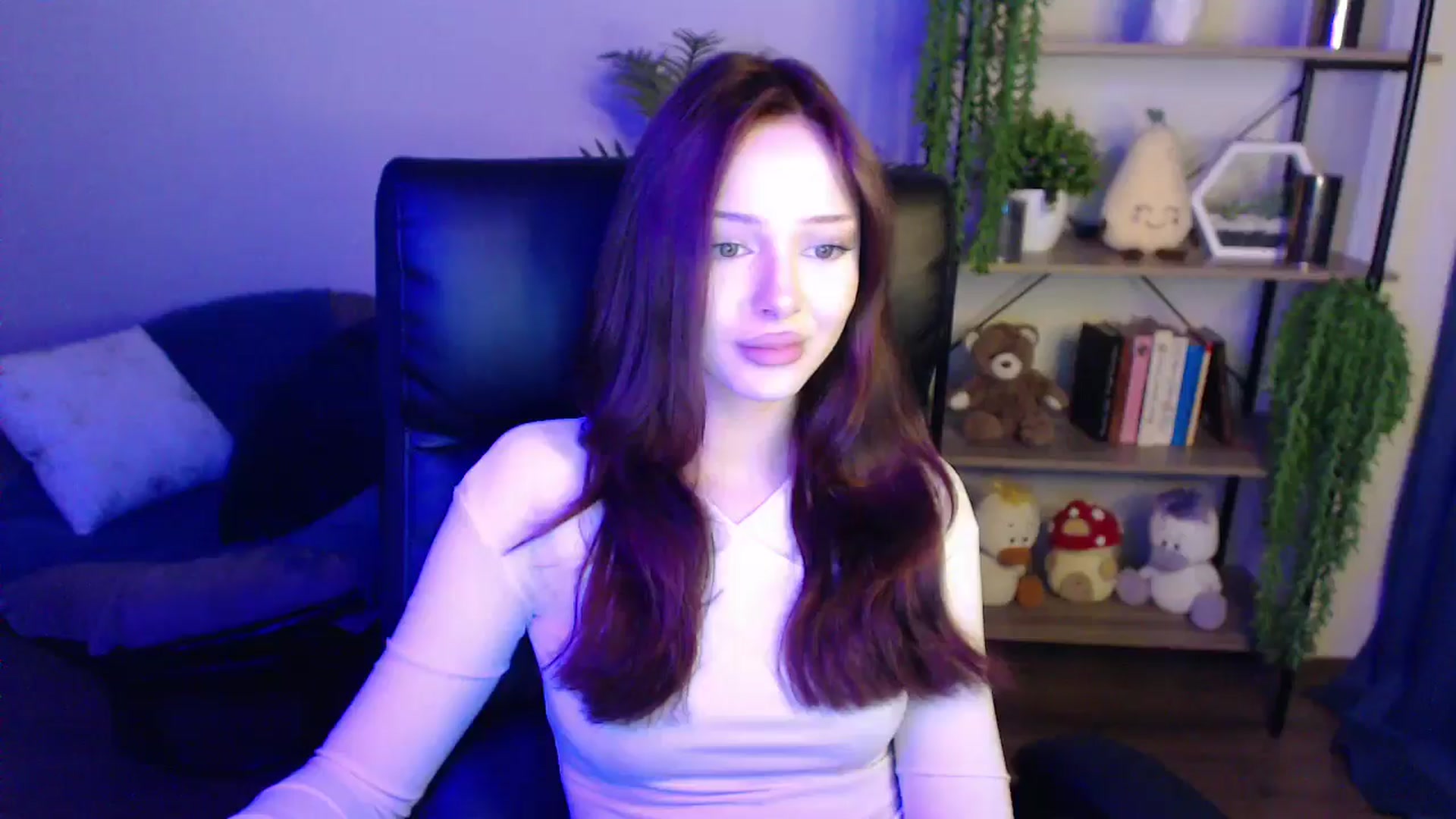 Gallery image thumbnail from KateManelli's myfreecams stream on, 04/01/2025, 13:36 image 13 of 20