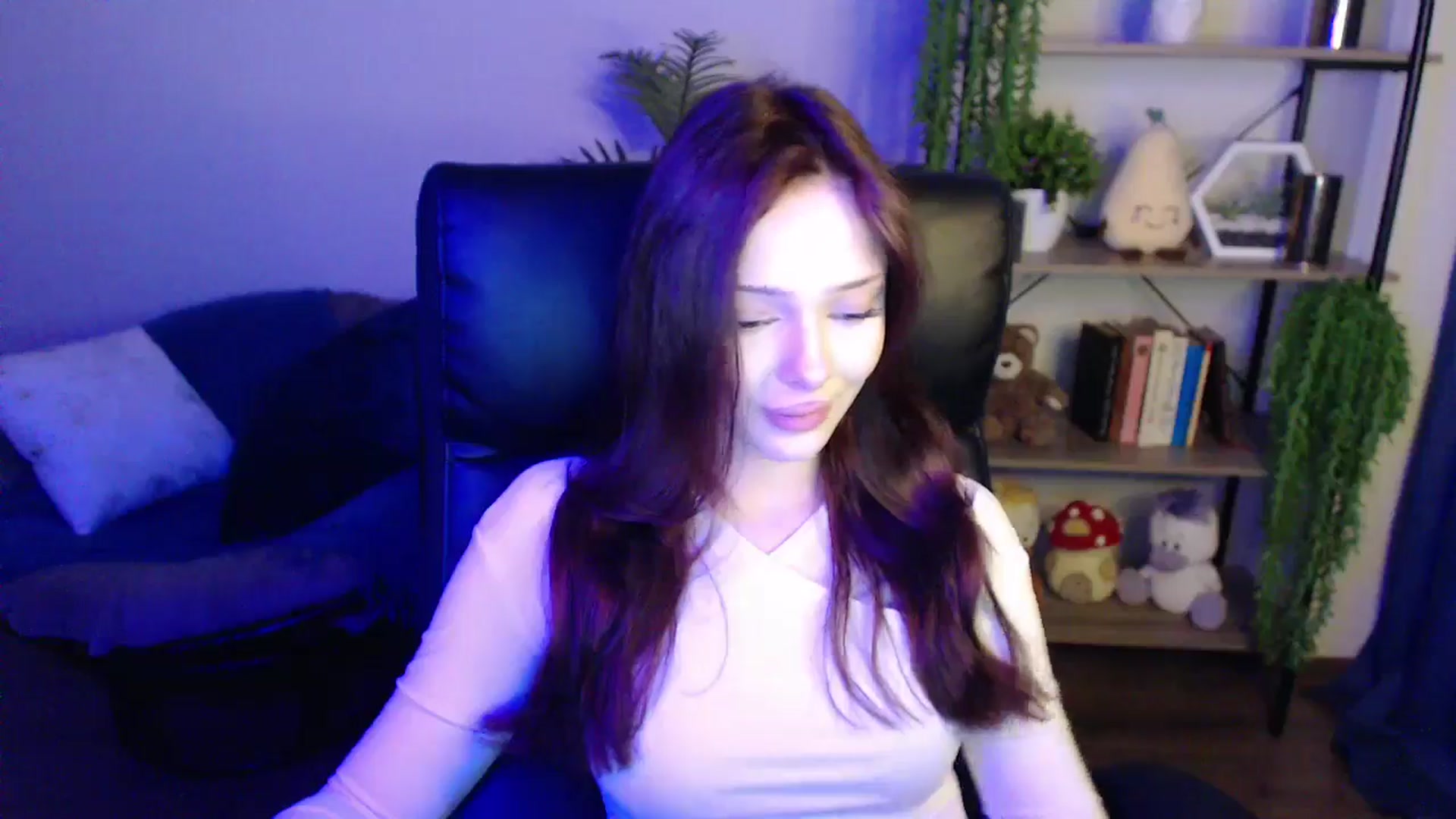 Gallery image thumbnail from KateManelli's myfreecams stream on, 04/01/2025, 13:36 image 7 of 20