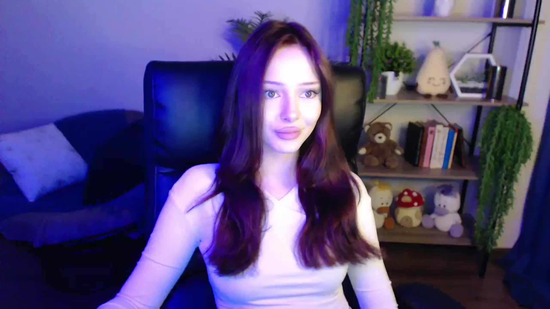 Gallery image thumbnail from KateManelli's myfreecams stream on, 04/01/2025, 13:36 image 14 of 20