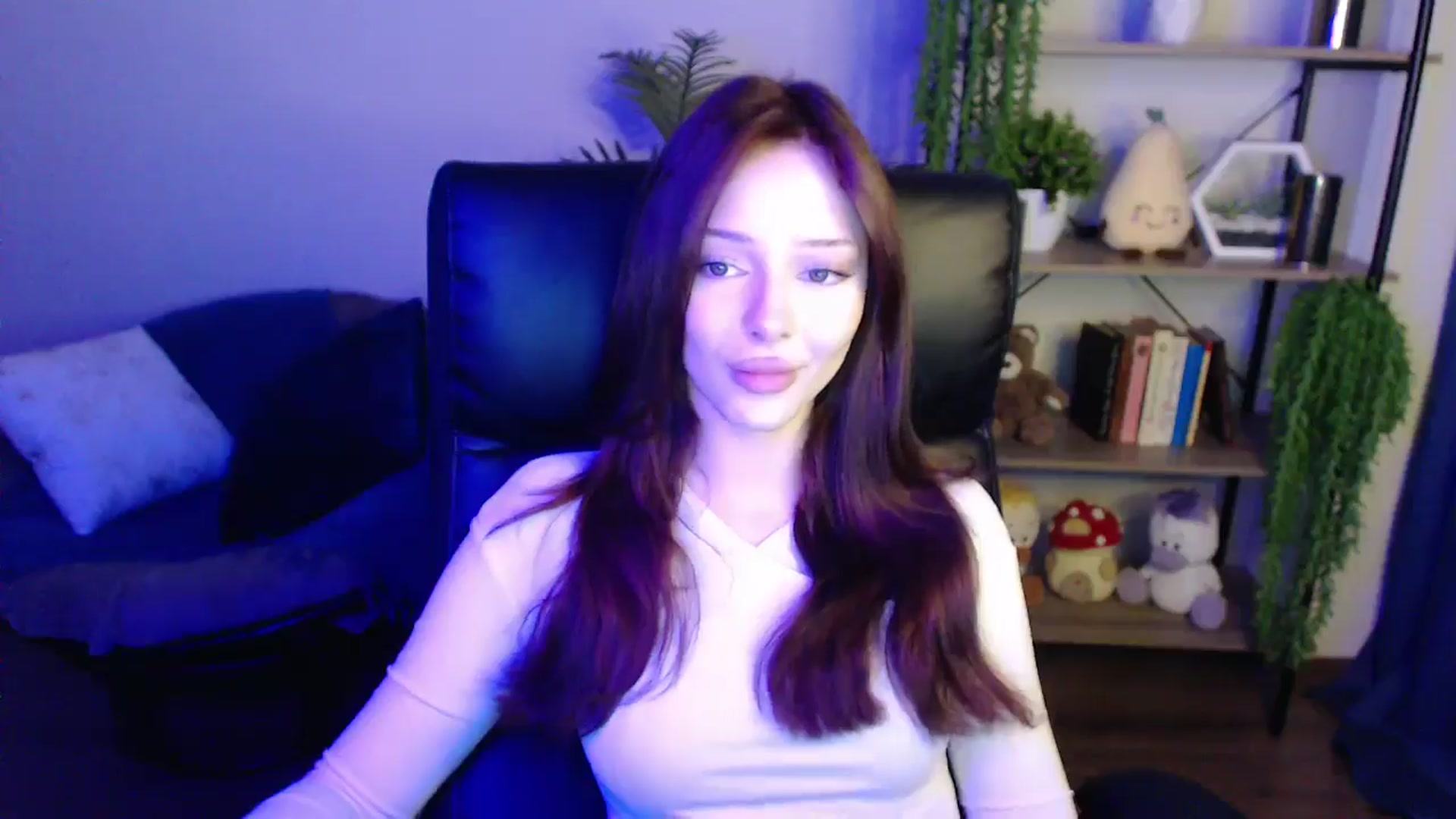Gallery image thumbnail from KateManelli's myfreecams stream on, 04/01/2025, 13:36 image 10 of 20