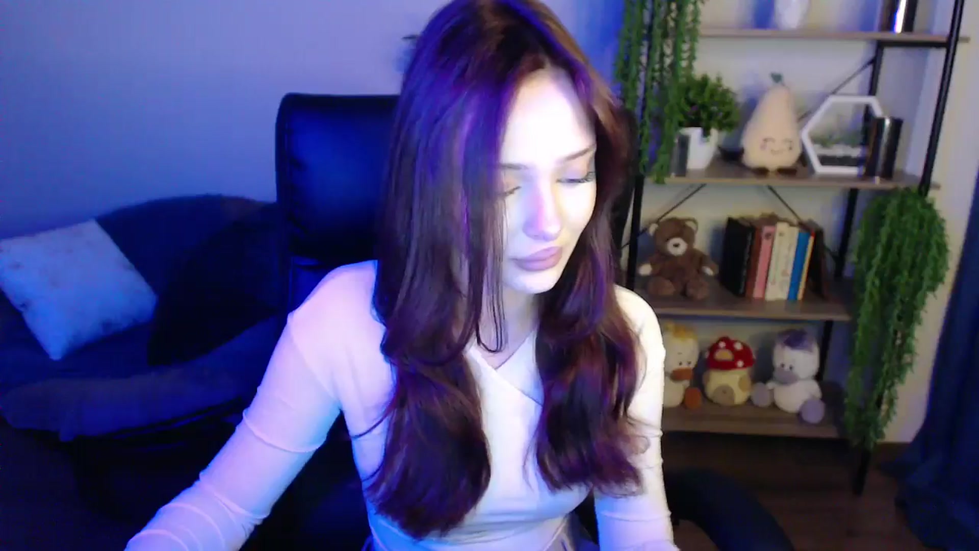 Gallery image thumbnail from KateManelli's myfreecams stream on, 04/01/2025, 13:36 image 15 of 20