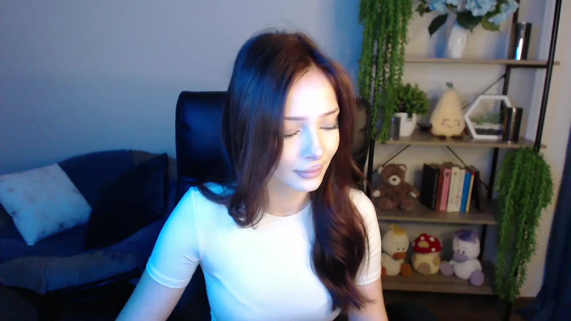 Gallery image thumbnail from KateManelli's myfreecams stream on, 04/02/2025, 08:44 image 8 of 20