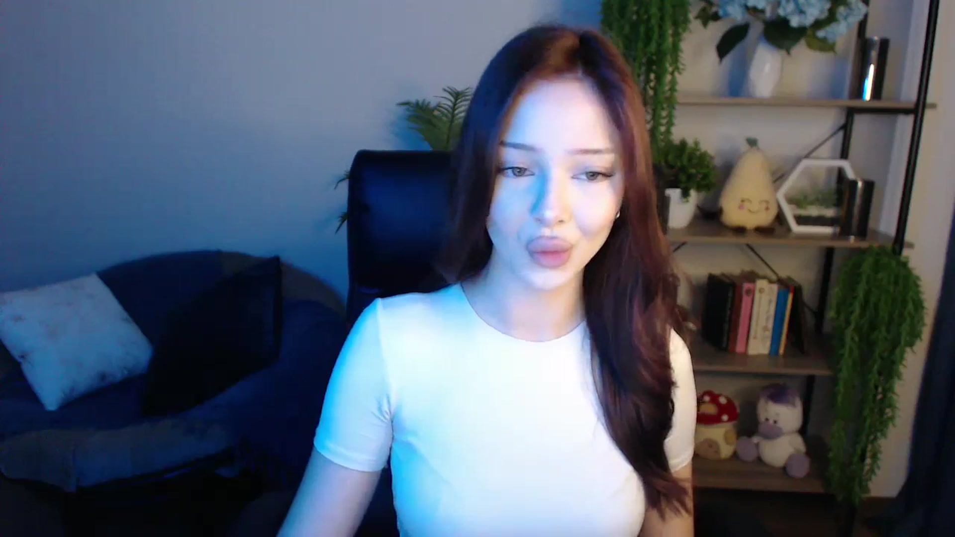 Gallery image thumbnail from KateManelli's myfreecams stream on, 04/02/2025, 08:44 image 4 of 20