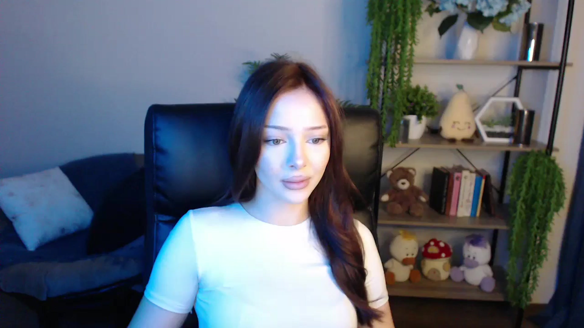 Gallery image thumbnail from KateManelli's myfreecams stream on, 04/02/2025, 08:44 image 10 of 20
