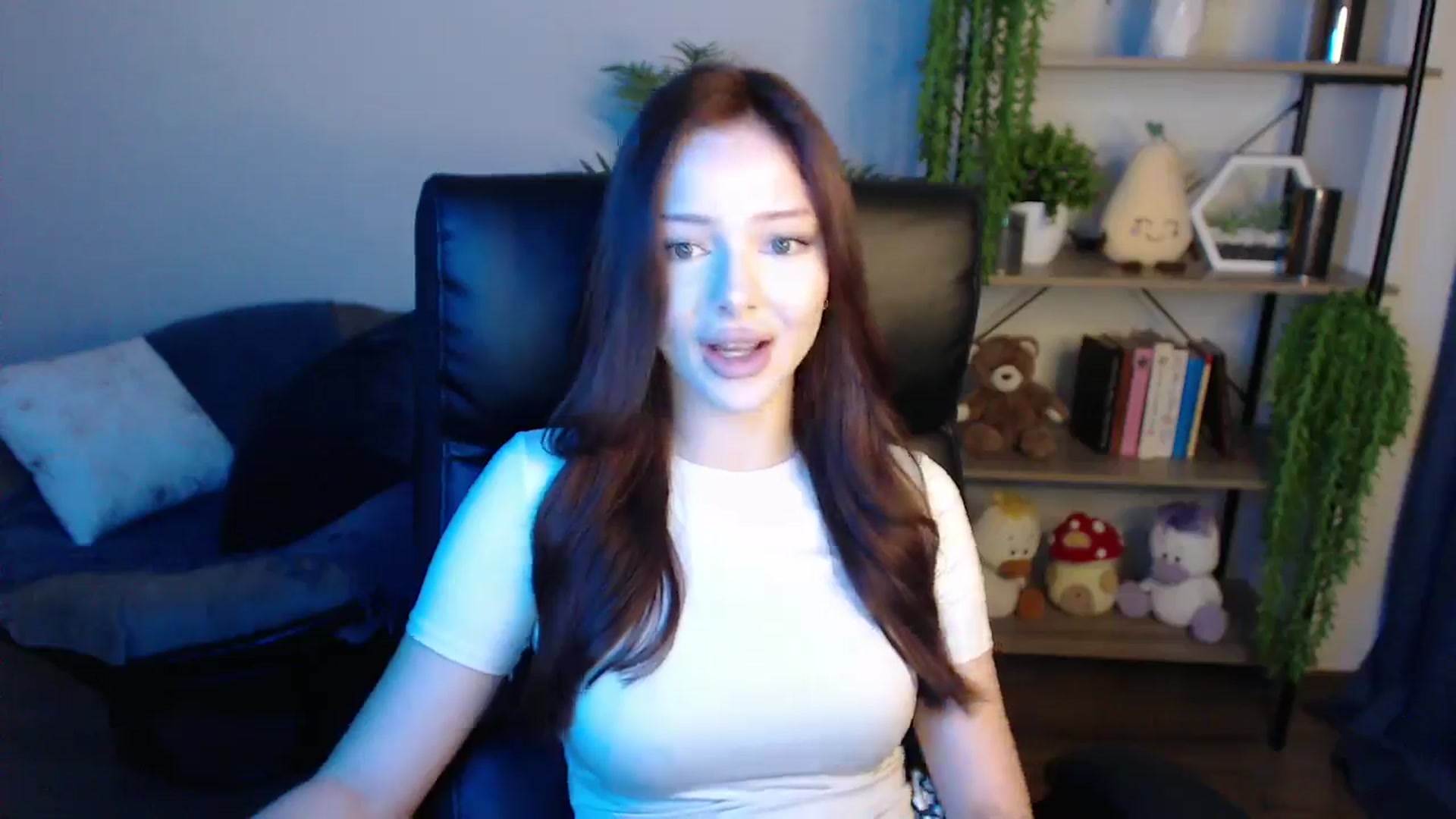 Gallery image thumbnail from KateManelli's myfreecams stream on, 04/02/2025, 09:51 image 17 of 20