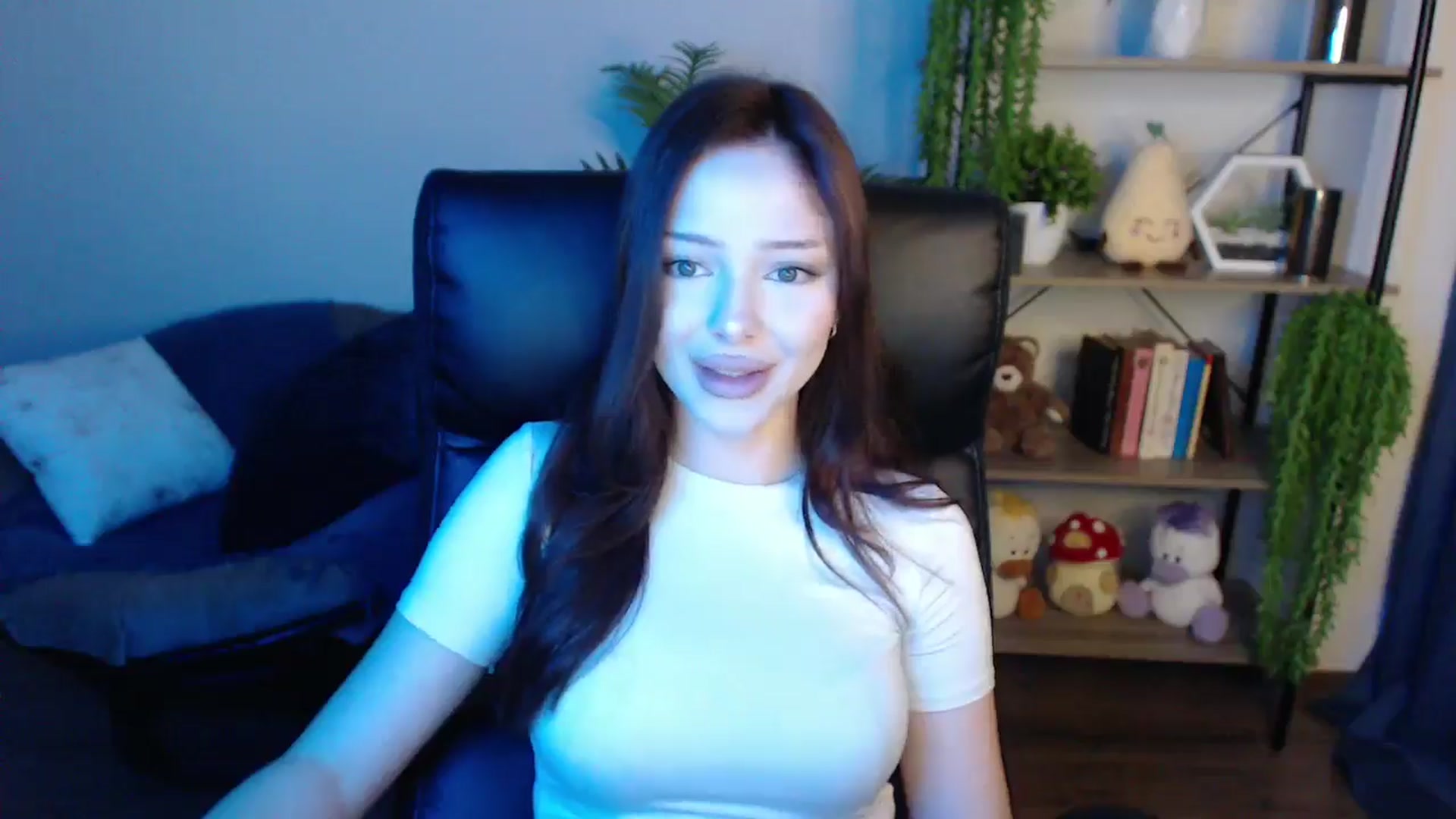 Gallery image thumbnail from KateManelli's myfreecams stream on, 04/02/2025, 09:51 image 6 of 20