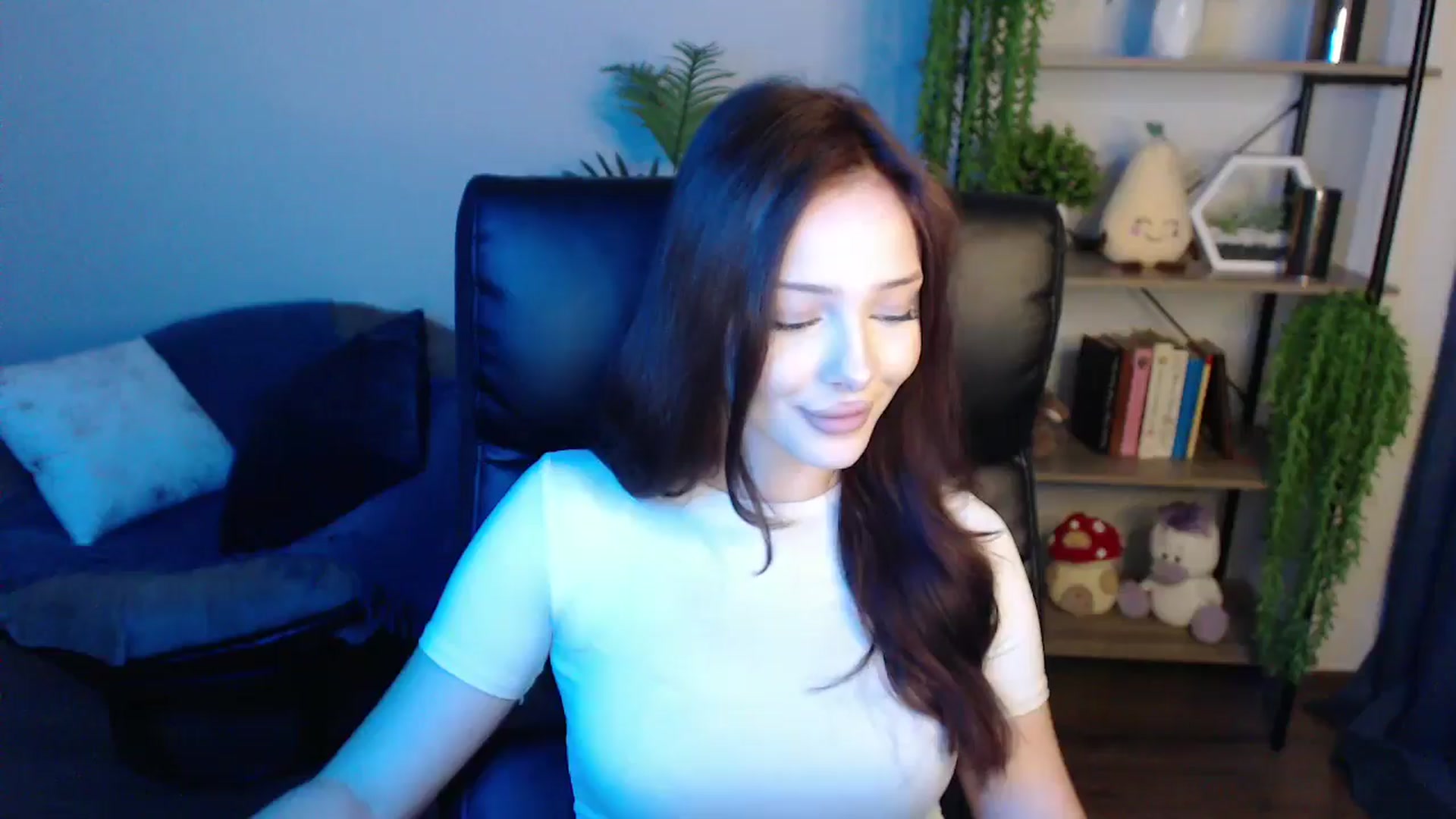 Gallery image thumbnail from KateManelli's myfreecams stream on, 04/02/2025, 10:29 image 15 of 20