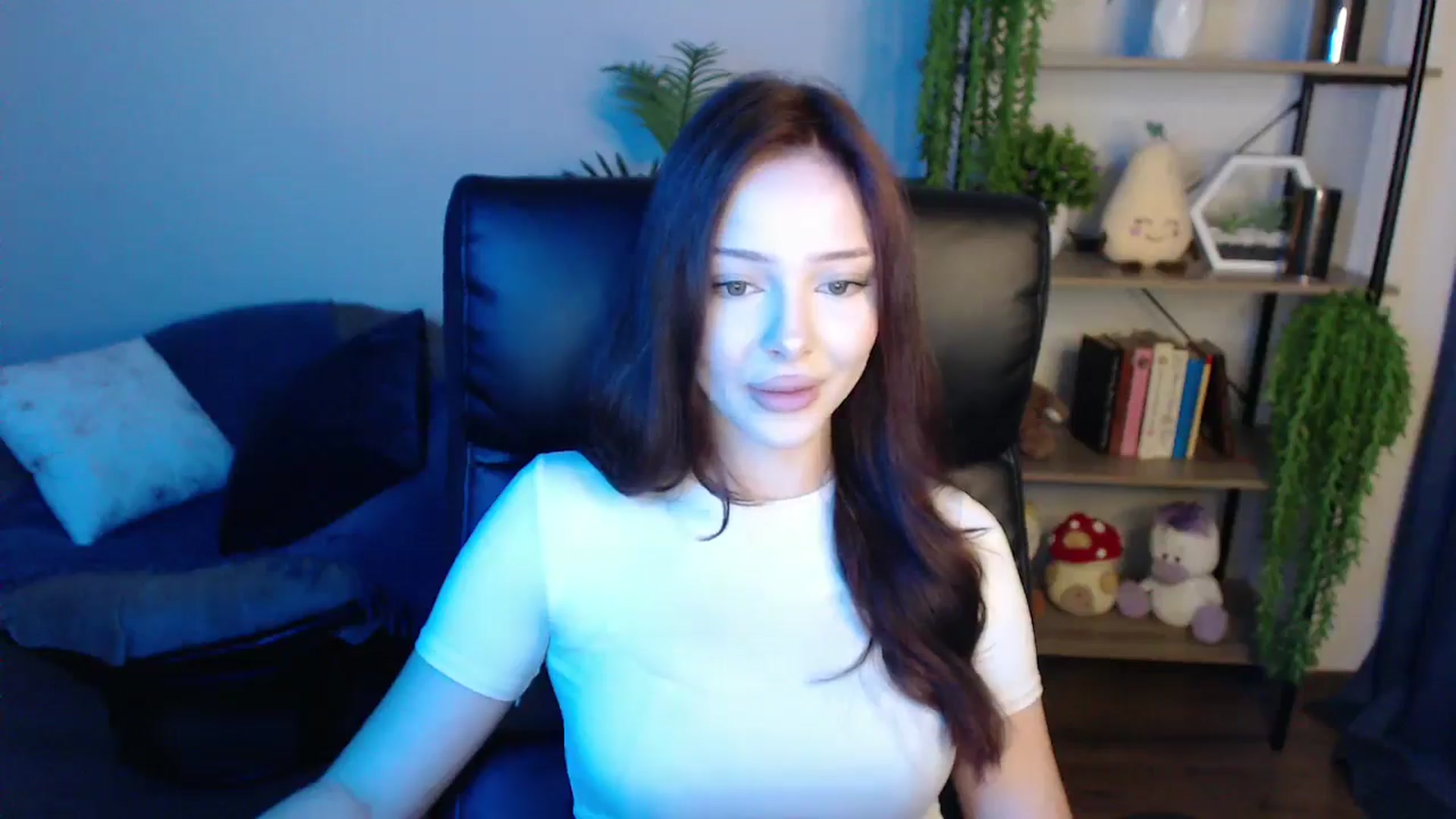 Gallery image thumbnail from KateManelli's myfreecams stream on, 04/02/2025, 10:29 image 17 of 20