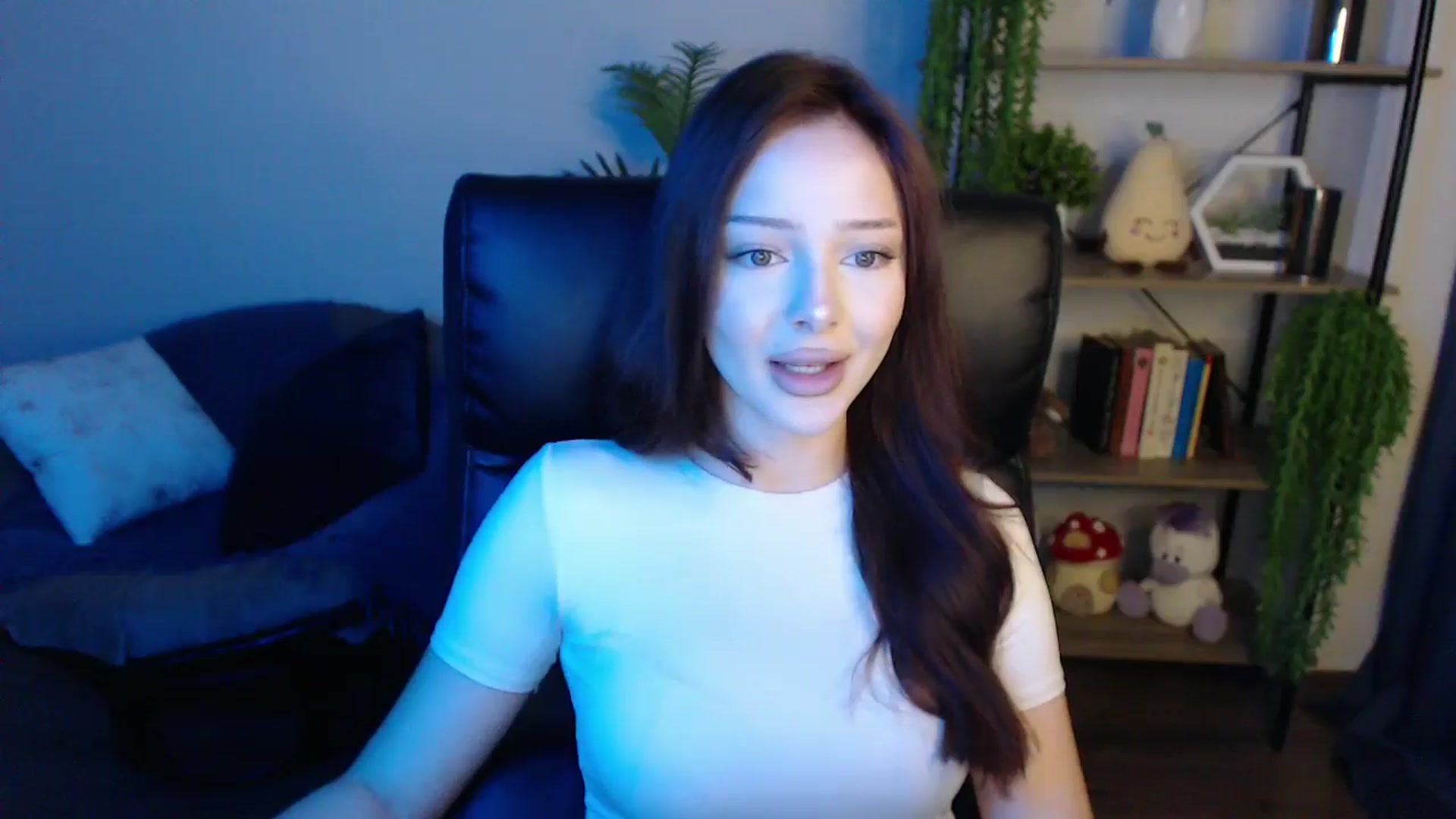 Gallery image thumbnail from KateManelli's myfreecams stream on, 04/02/2025, 10:29 image 4 of 20