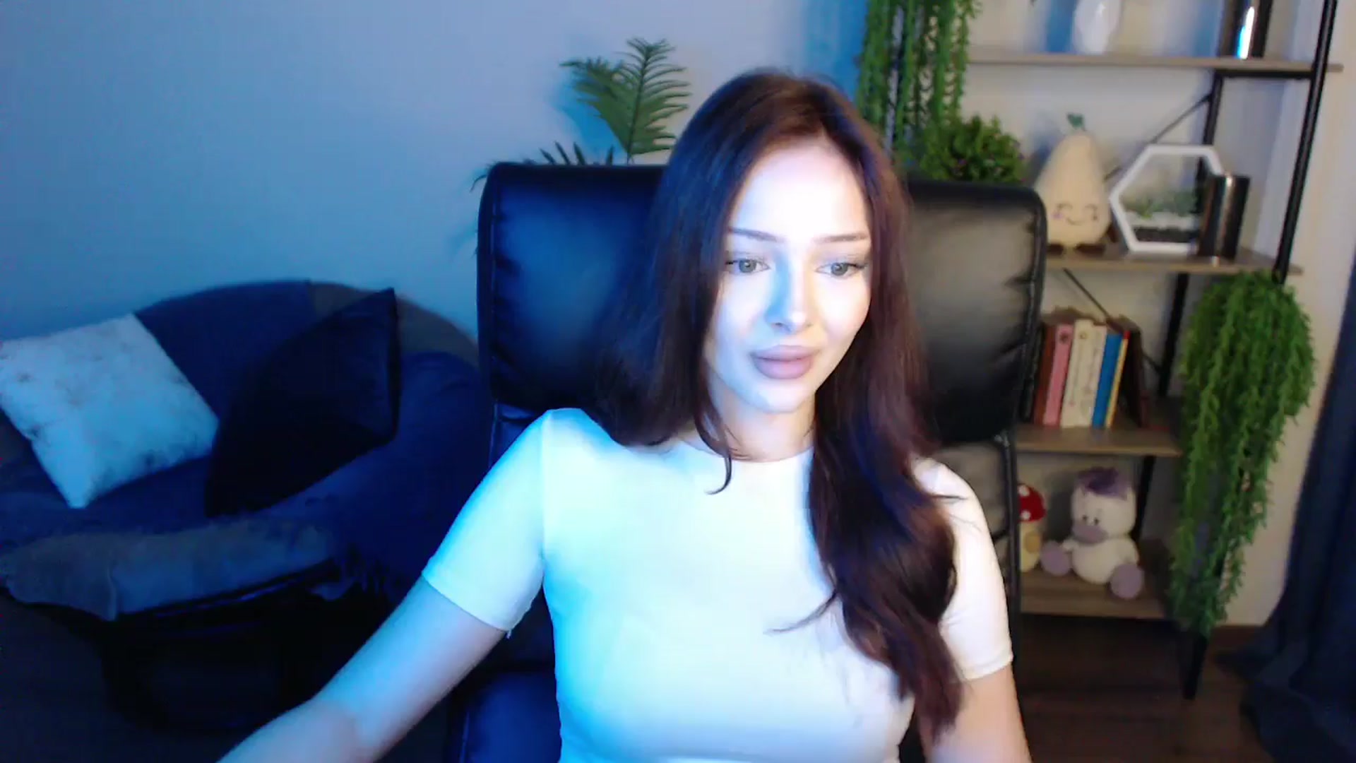 Gallery image thumbnail from KateManelli's myfreecams stream on, 04/02/2025, 10:29 image 16 of 20