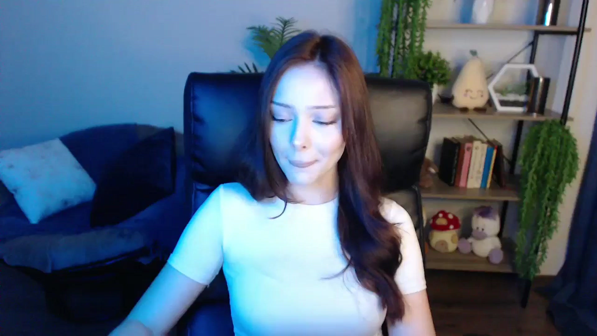 Gallery image thumbnail from KateManelli's myfreecams stream on, 04/02/2025, 10:29 image 14 of 20