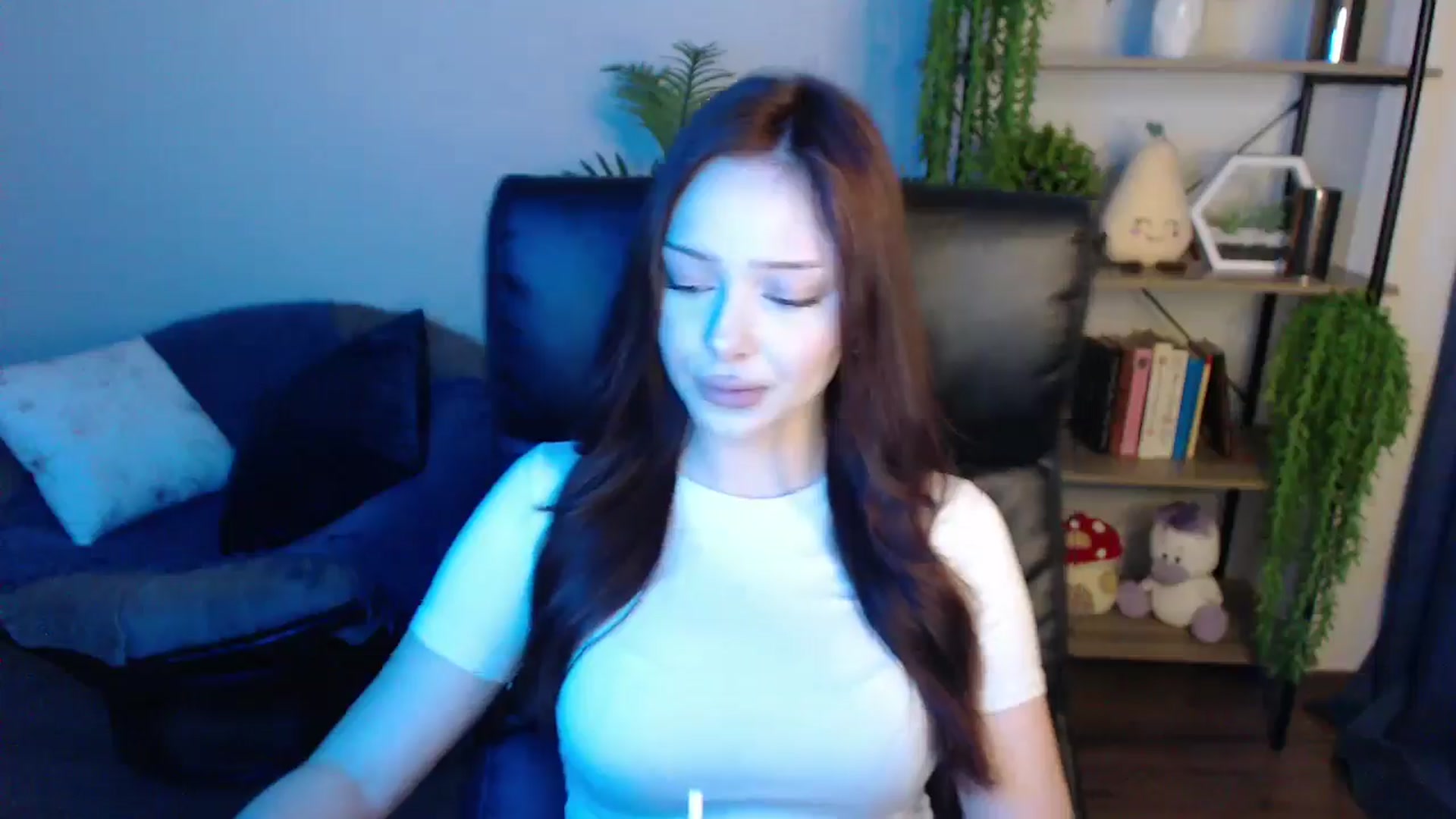 Gallery image thumbnail from KateManelli's myfreecams stream on, 04/02/2025, 11:00 image 2 of 20