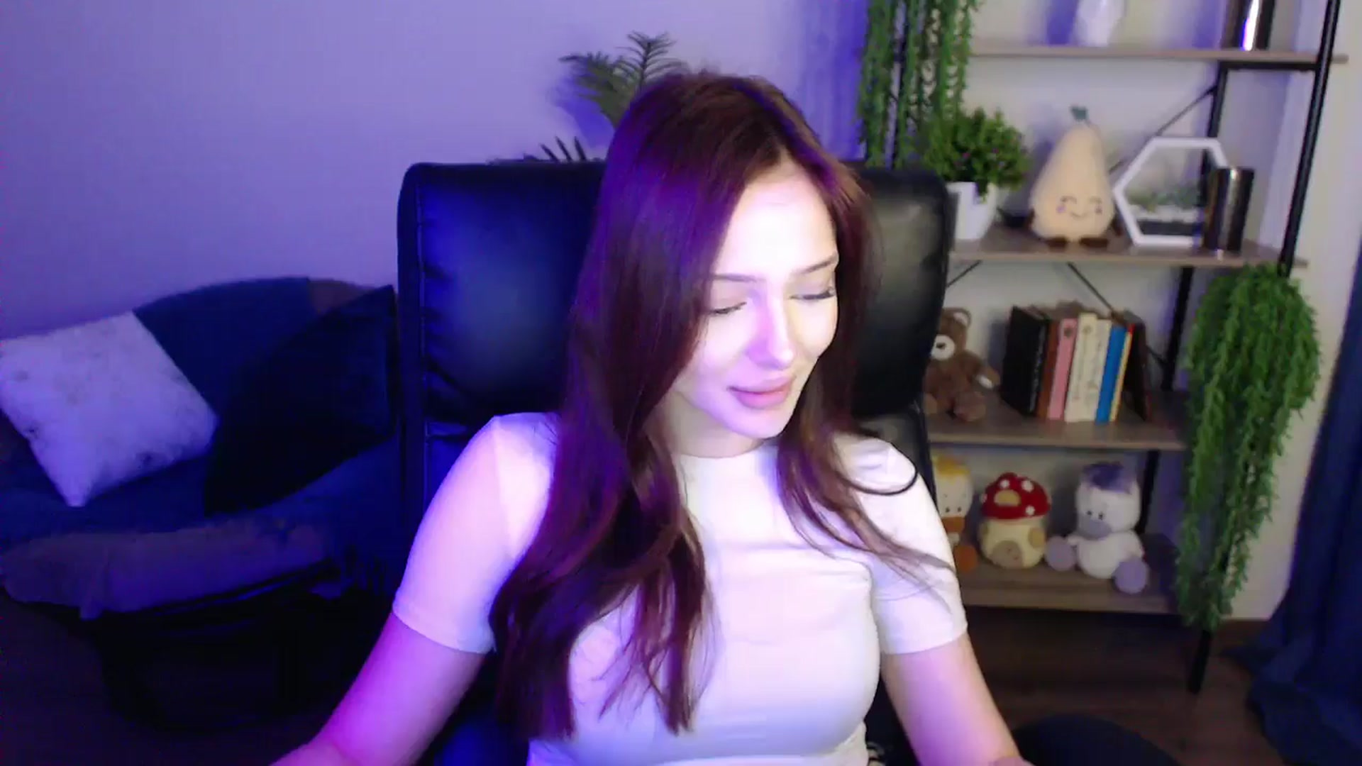 Gallery image thumbnail from KateManelli's myfreecams stream on, 04/02/2025, 12:48 image 20 of 20