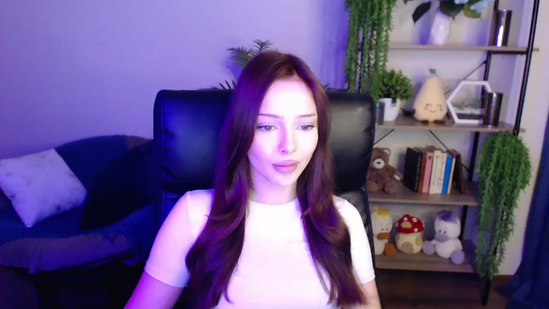 Gallery image thumbnail from KateManelli's myfreecams stream on, 04/02/2025, 12:48 image 9 of 20