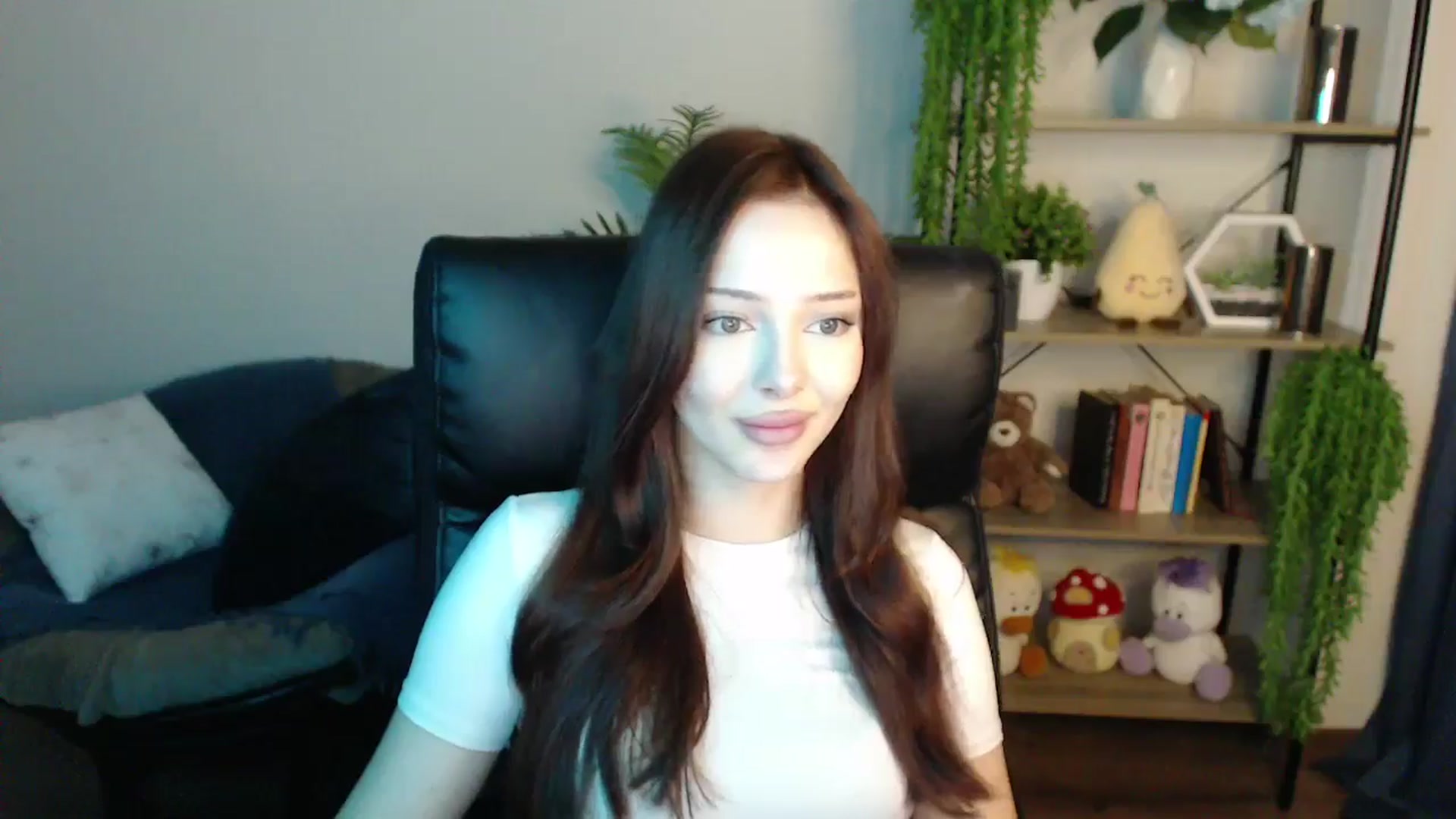 Gallery image thumbnail from KateManelli's myfreecams stream on, 04/02/2025, 12:48 image 5 of 20