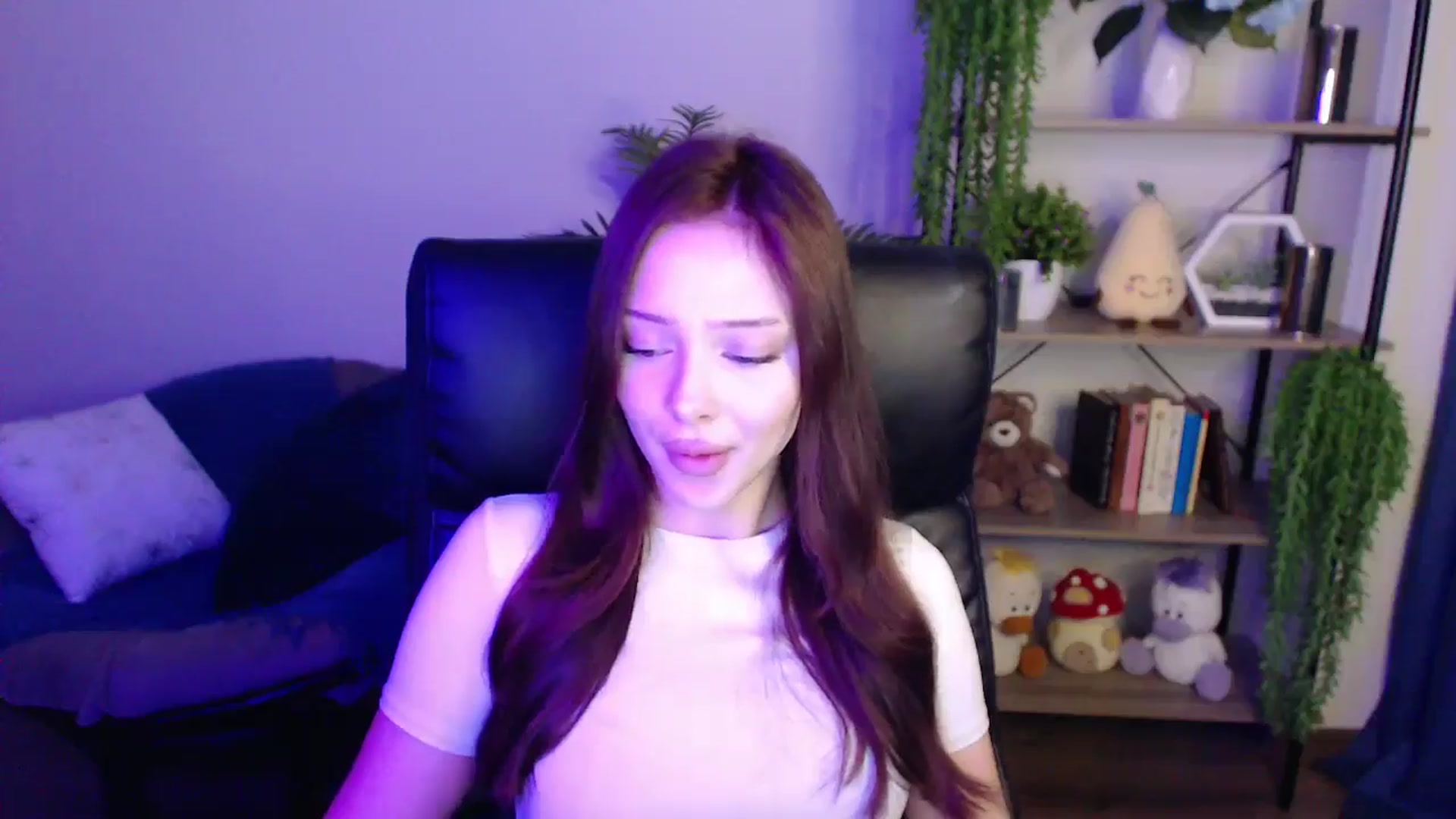 Gallery image thumbnail from KateManelli's myfreecams stream on, 04/02/2025, 12:48 image 7 of 20