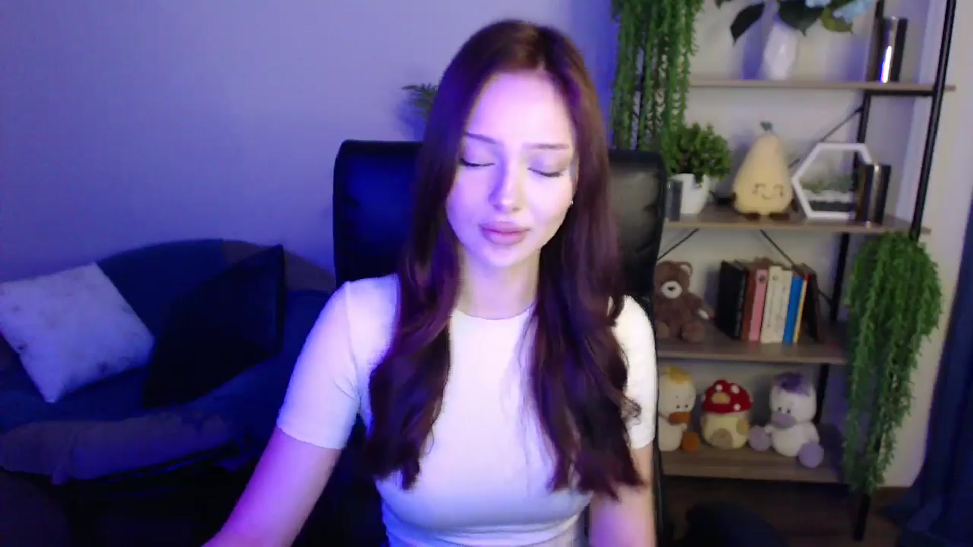 Gallery image thumbnail from KateManelli's myfreecams stream on, 04/02/2025, 12:48 image 3 of 20