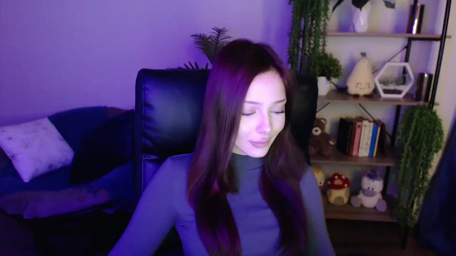 Gallery image thumbnail from KateManelli's myfreecams stream on, 04/04/2025, 09:26 image 1 of 20