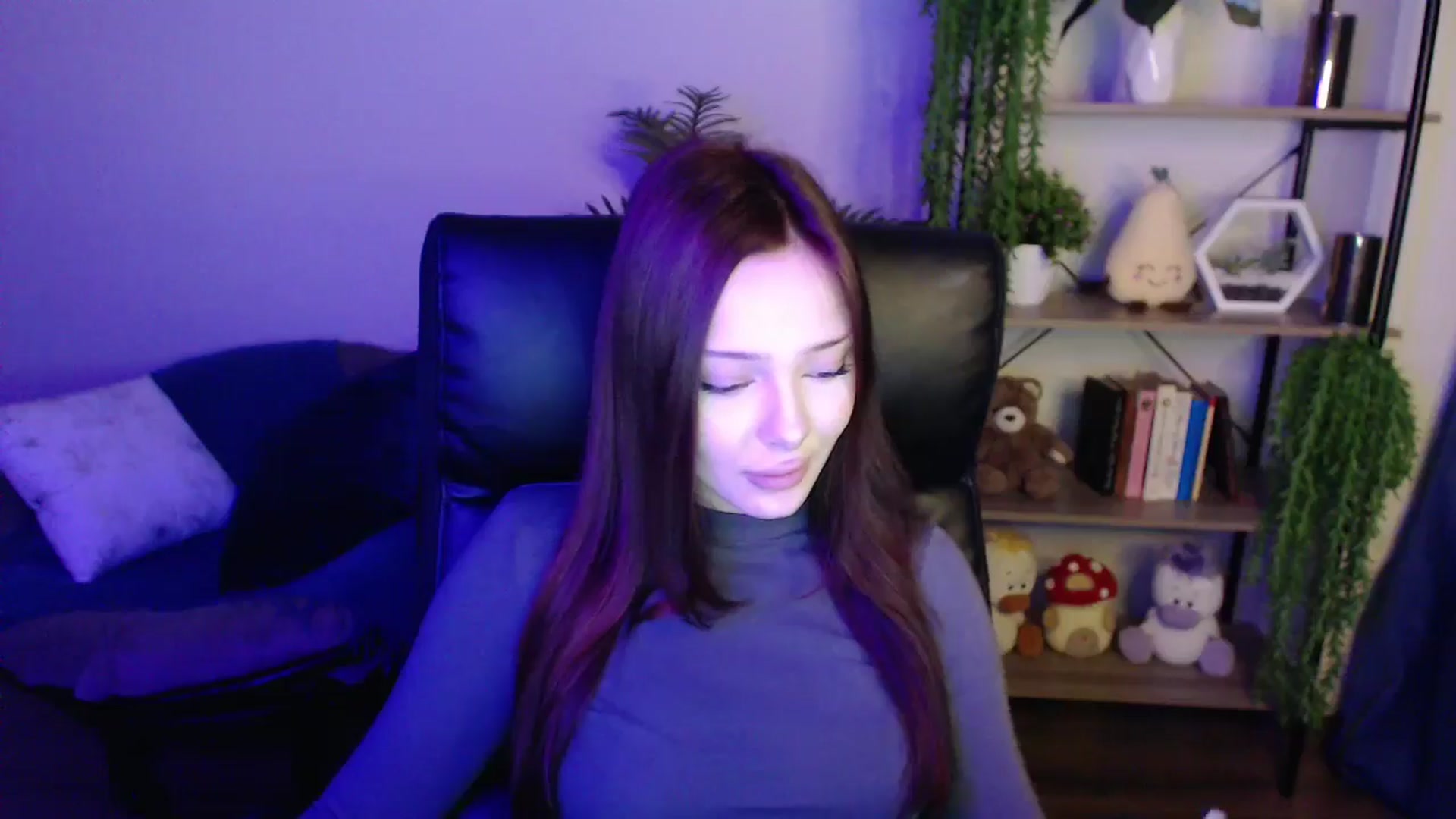 Gallery image thumbnail from KateManelli's myfreecams stream on, 04/04/2025, 10:02 image 12 of 20