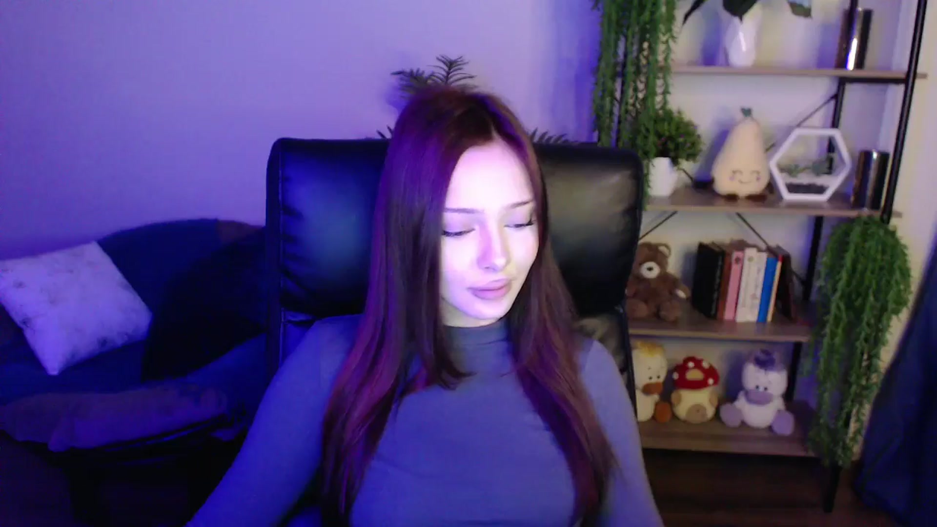 Gallery image thumbnail from KateManelli's myfreecams stream on, 04/04/2025, 10:02 image 16 of 20
