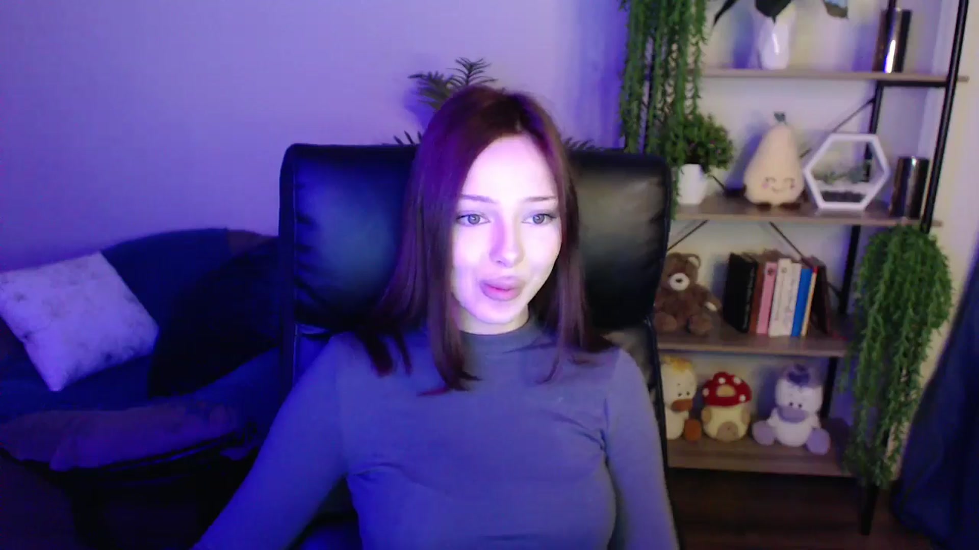 Gallery image thumbnail from KateManelli's myfreecams stream on, 04/04/2025, 10:02 image 9 of 20