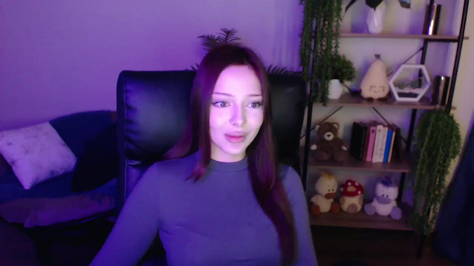 Gallery image thumbnail from KateManelli's myfreecams stream on, 04/04/2025, 11:33 image 2 of 20