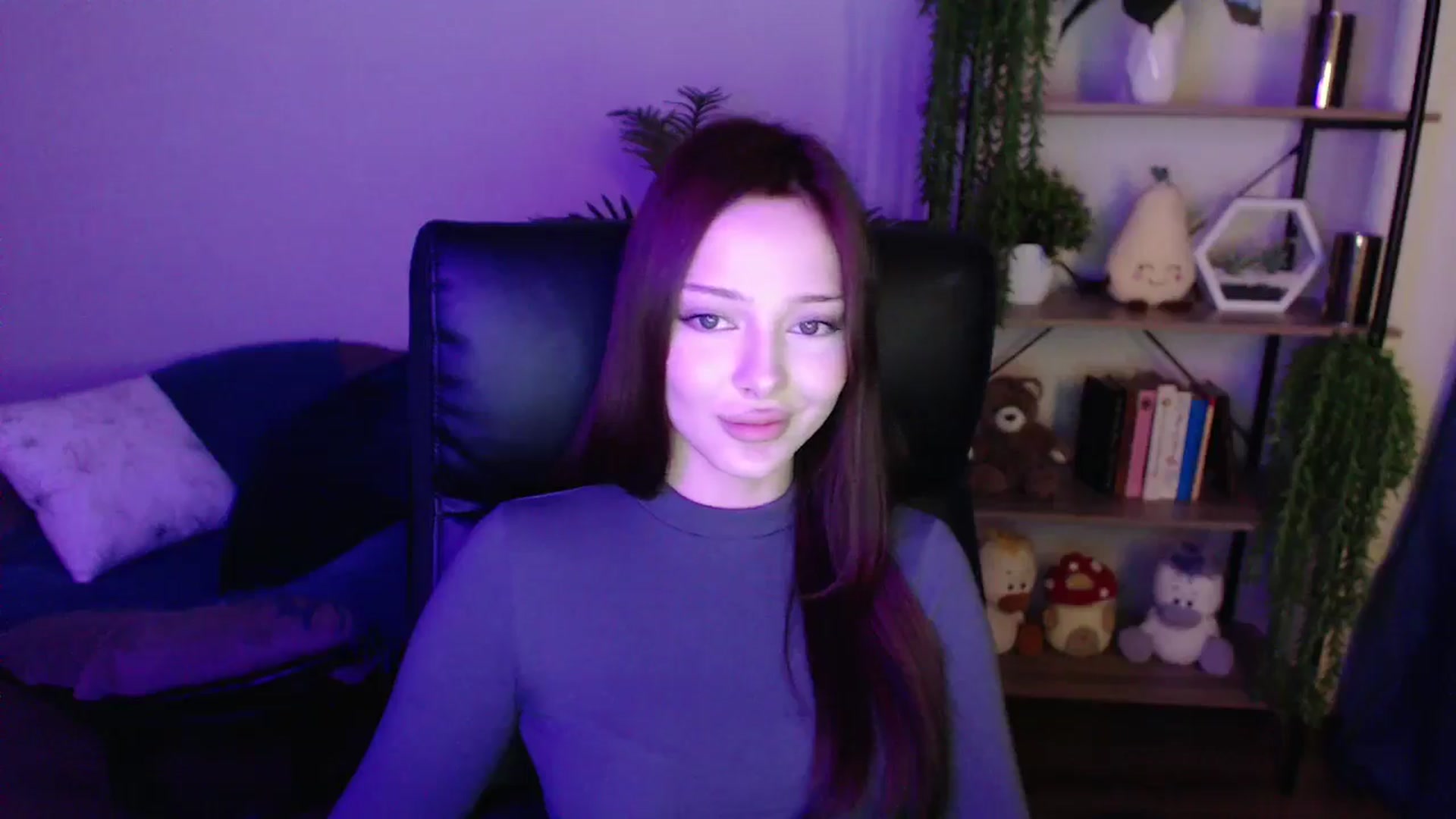 Gallery image thumbnail from KateManelli's myfreecams stream on, 04/04/2025, 11:33 image 6 of 20
