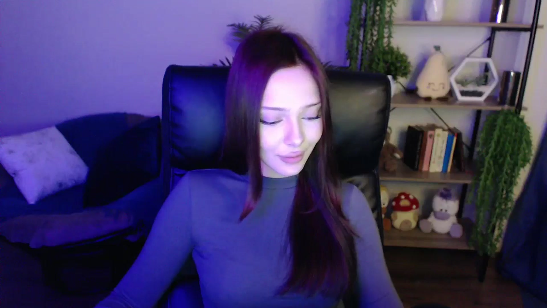 Gallery image thumbnail from KateManelli's myfreecams stream on, 04/04/2025, 11:33 image 19 of 20
