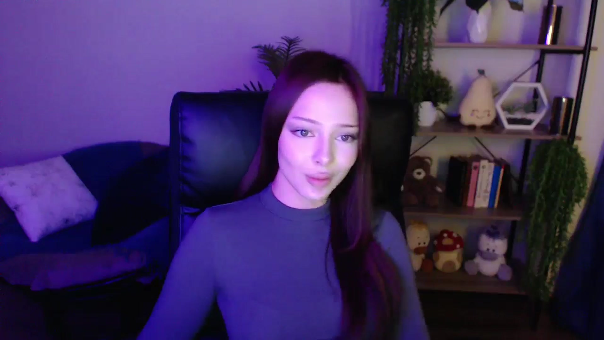 Gallery image thumbnail from KateManelli's myfreecams stream on, 04/04/2025, 11:33 image 7 of 20