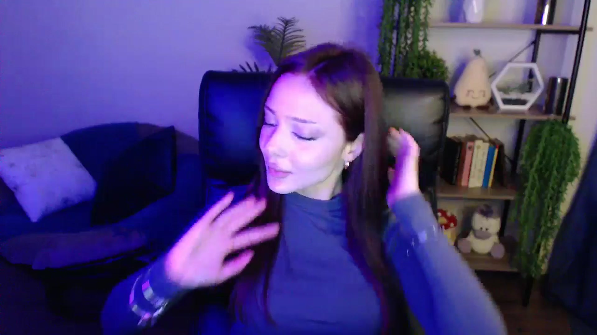 Gallery image thumbnail from KateManelli's myfreecams stream on, 04/04/2025, 13:02 image 8 of 20