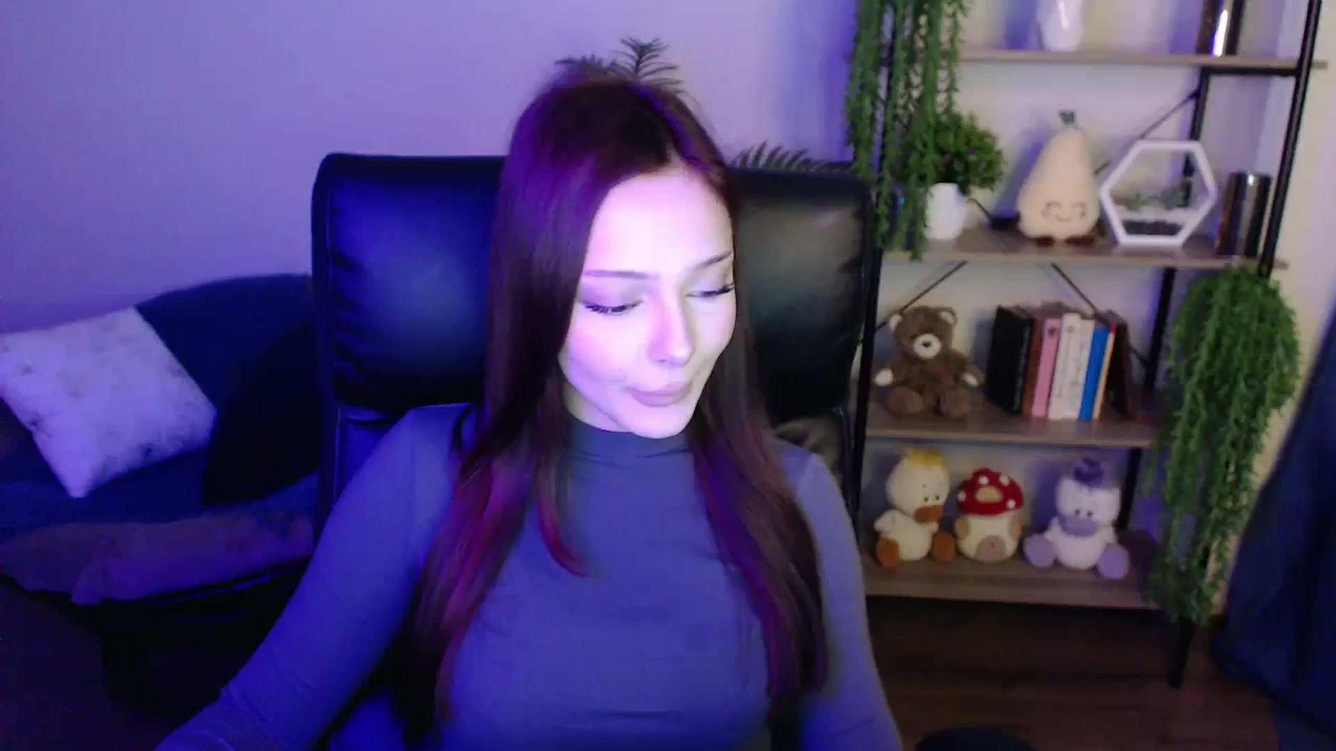 Gallery image thumbnail from KateManelli's myfreecams stream on, 04/04/2025, 13:02 image 13 of 20