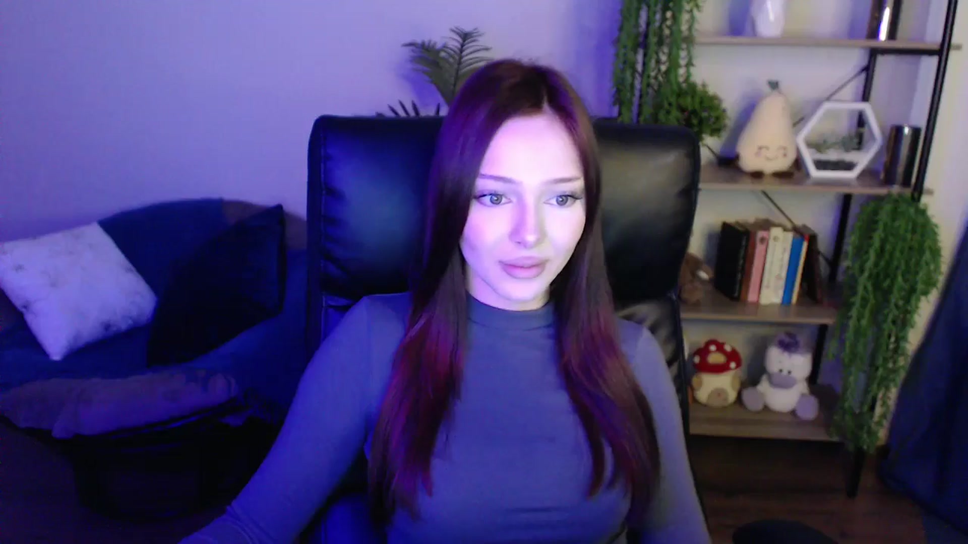 Gallery image thumbnail from KateManelli's myfreecams stream on, 04/04/2025, 13:02 image 15 of 20
