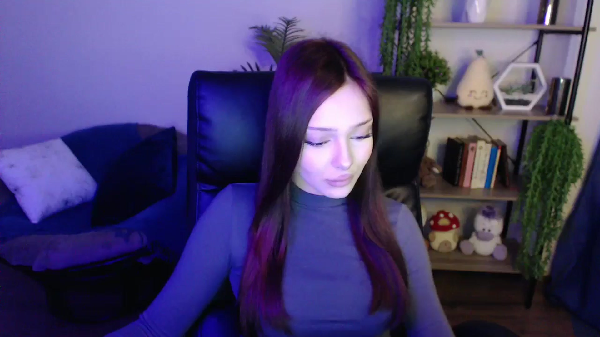 Gallery image thumbnail from KateManelli's myfreecams stream on, 04/04/2025, 13:02 image 14 of 20