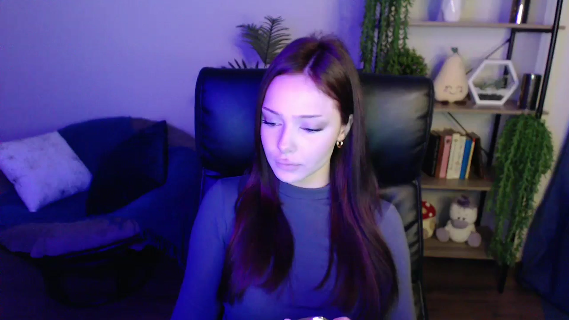 Gallery image thumbnail from KateManelli's myfreecams stream on, 04/04/2025, 13:02 image 9 of 20