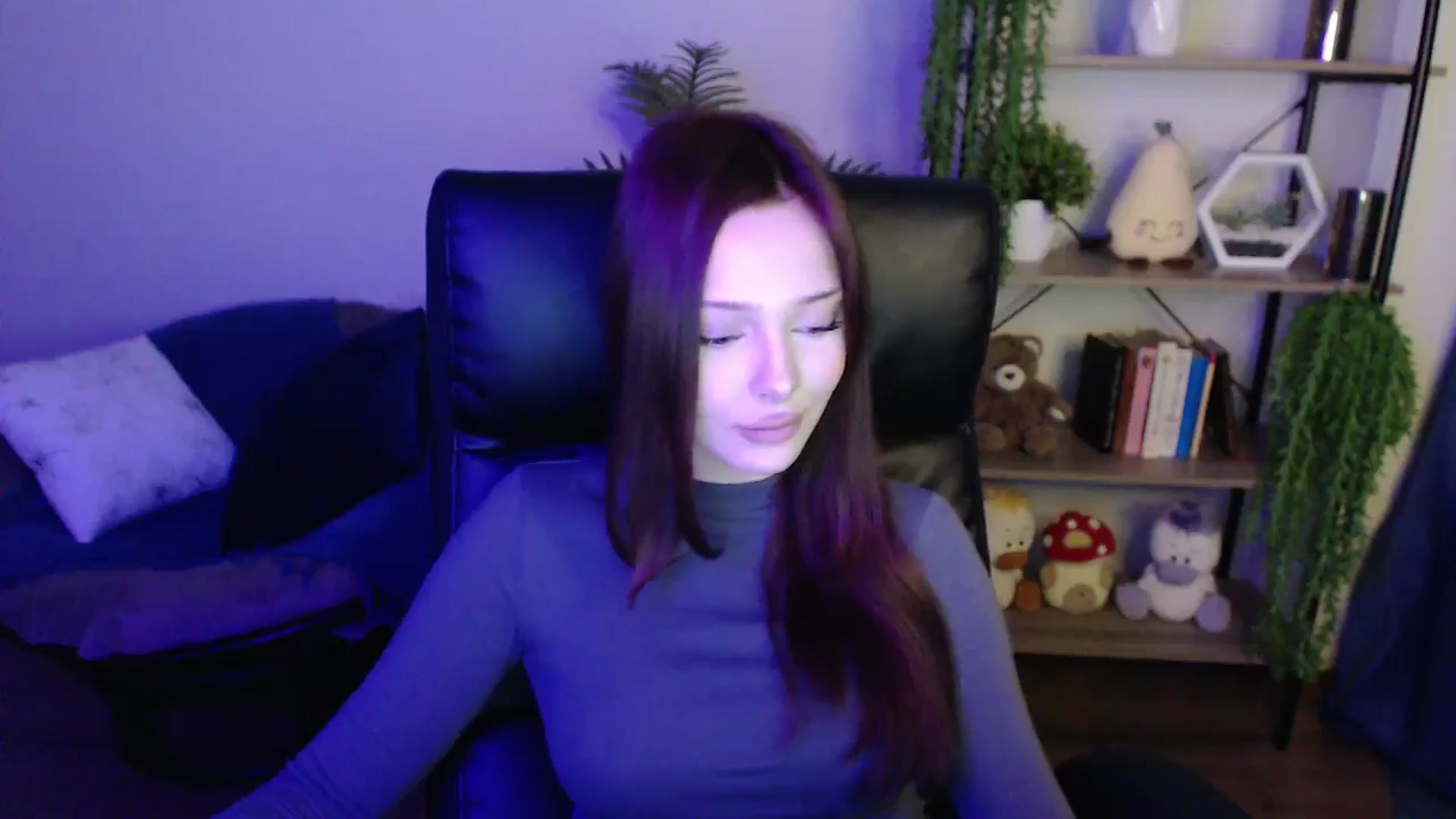 Gallery image thumbnail from KateManelli's myfreecams stream on, 04/04/2025, 13:54 image 16 of 20