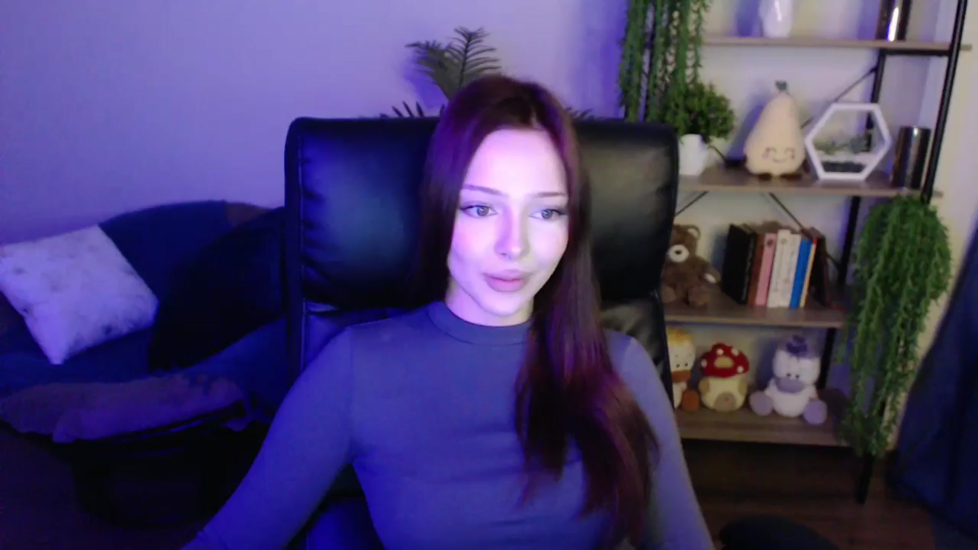 Gallery image thumbnail from KateManelli's myfreecams stream on, 04/04/2025, 13:54 image 18 of 20