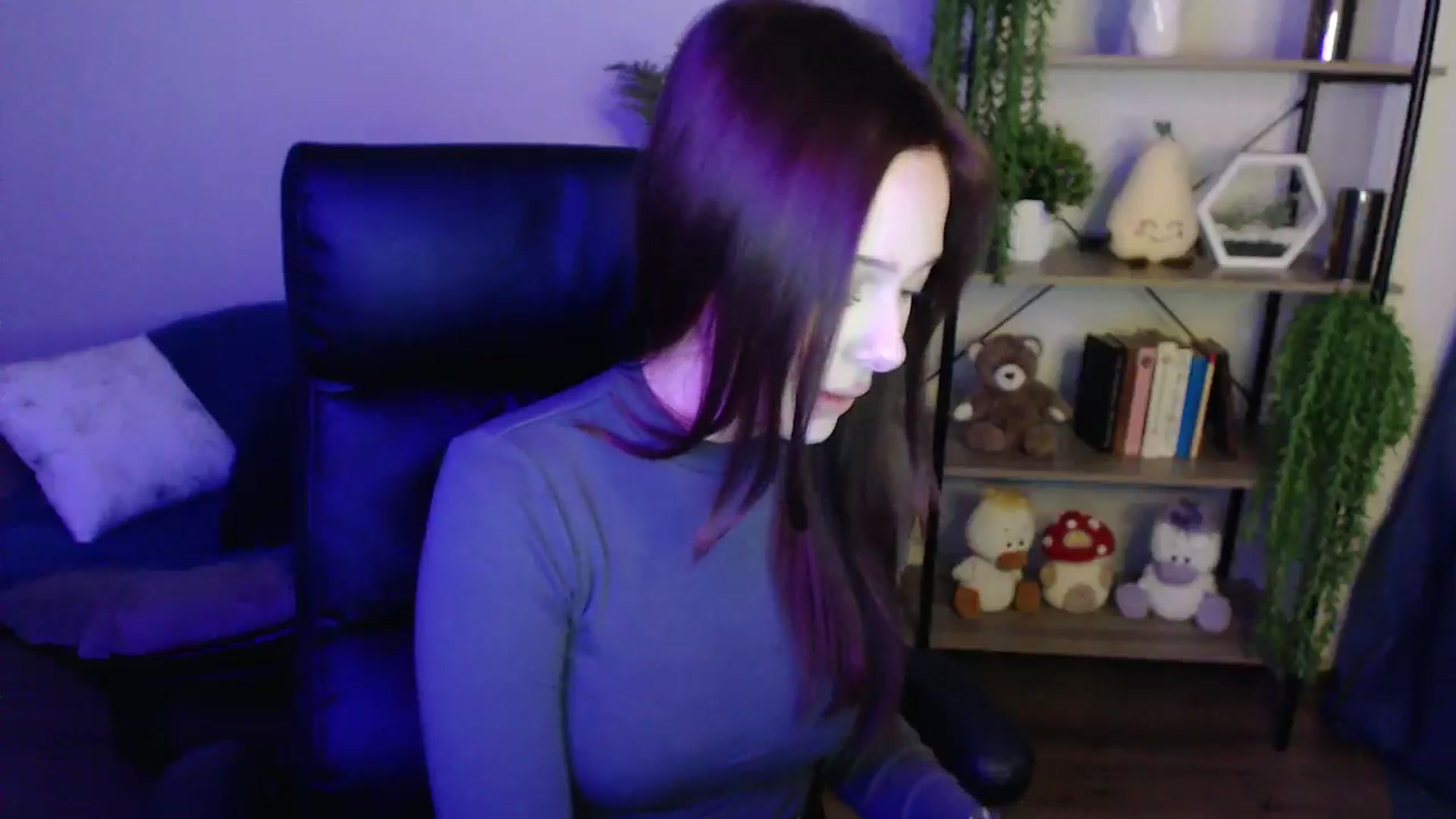 Gallery image thumbnail from KateManelli's myfreecams stream on, 04/04/2025, 13:54 image 15 of 20