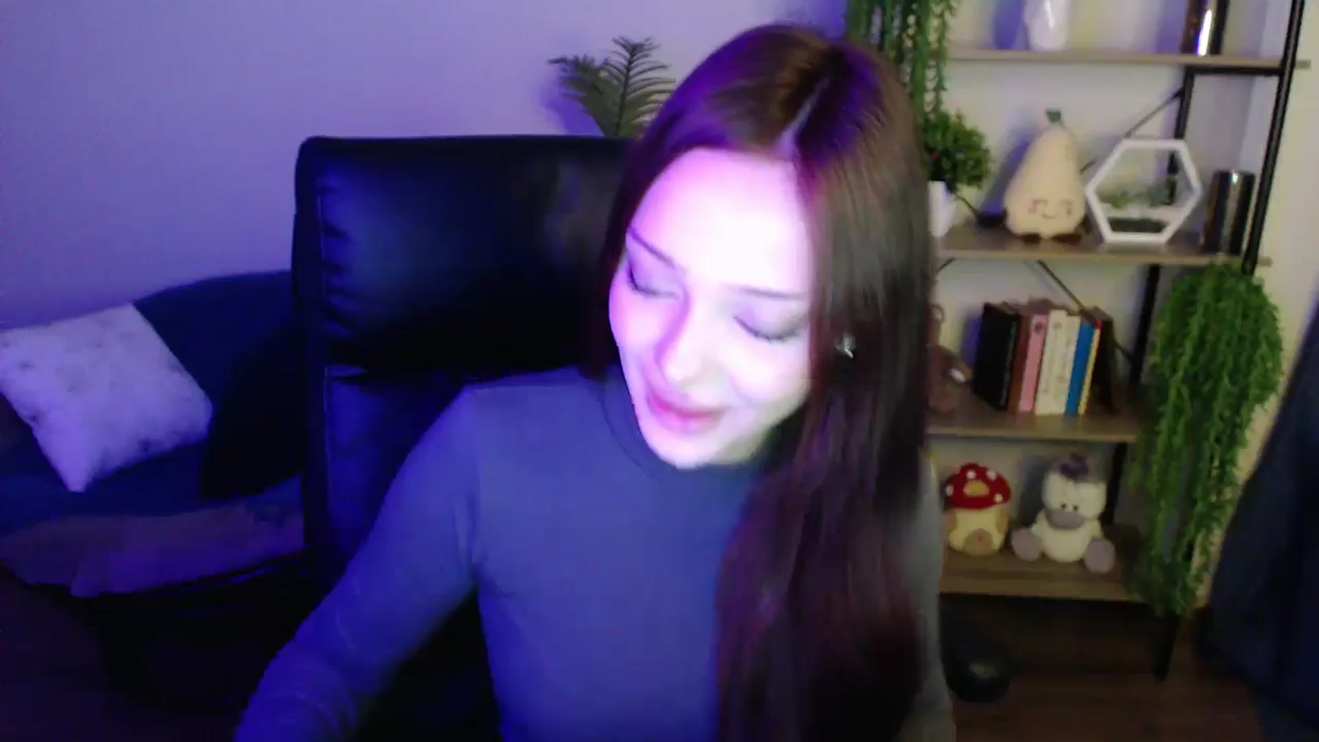 Gallery image thumbnail from KateManelli's myfreecams stream on, 04/04/2025, 13:54 image 13 of 20