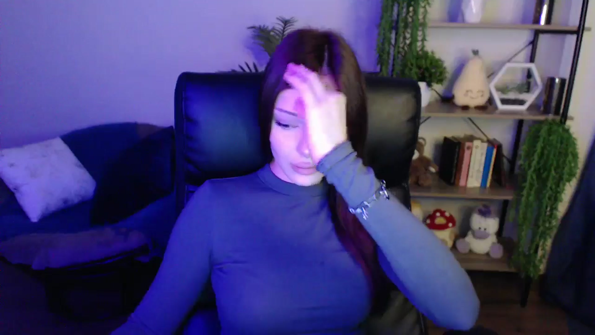 Gallery image thumbnail from KateManelli's myfreecams stream on, 04/04/2025, 13:54 image 8 of 20