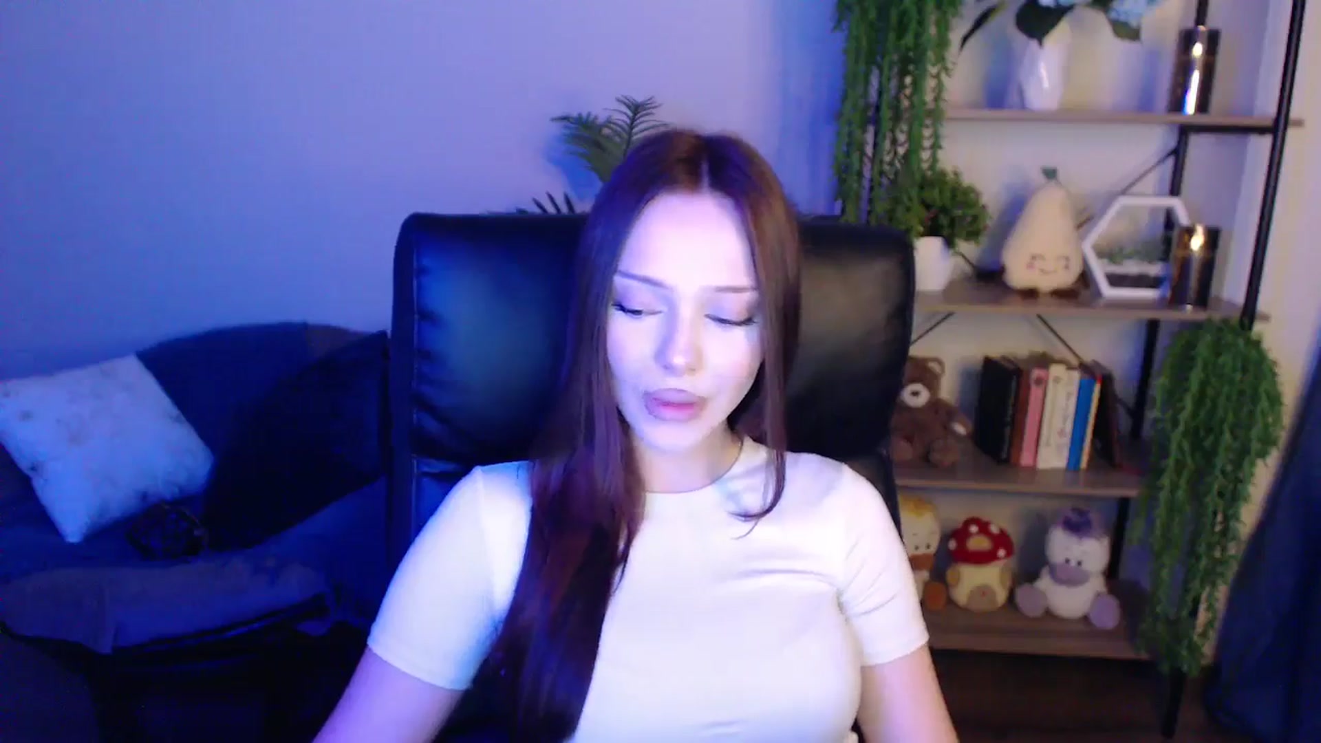 Gallery image thumbnail from KateManelli's myfreecams stream on, 04/05/2025, 12:41 image 10 of 20