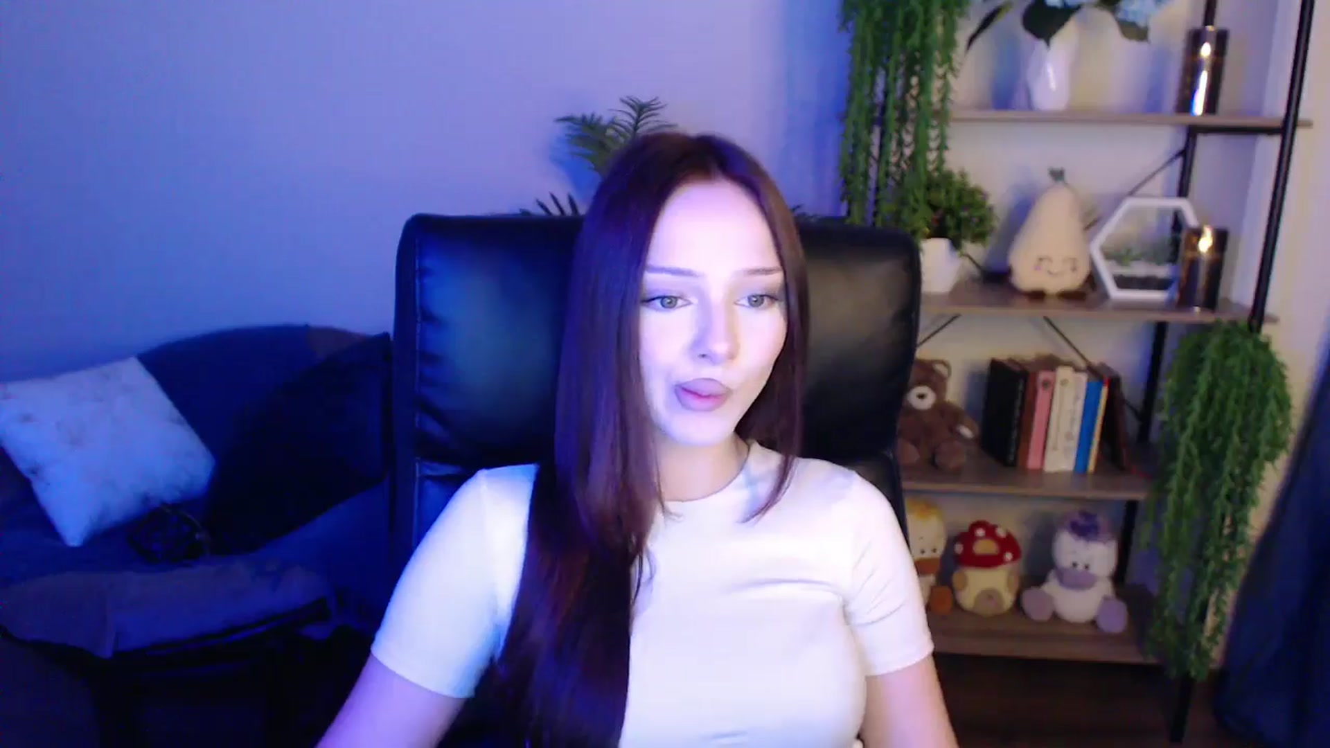 Gallery image thumbnail from KateManelli's myfreecams stream on, 04/05/2025, 12:41 image 12 of 20